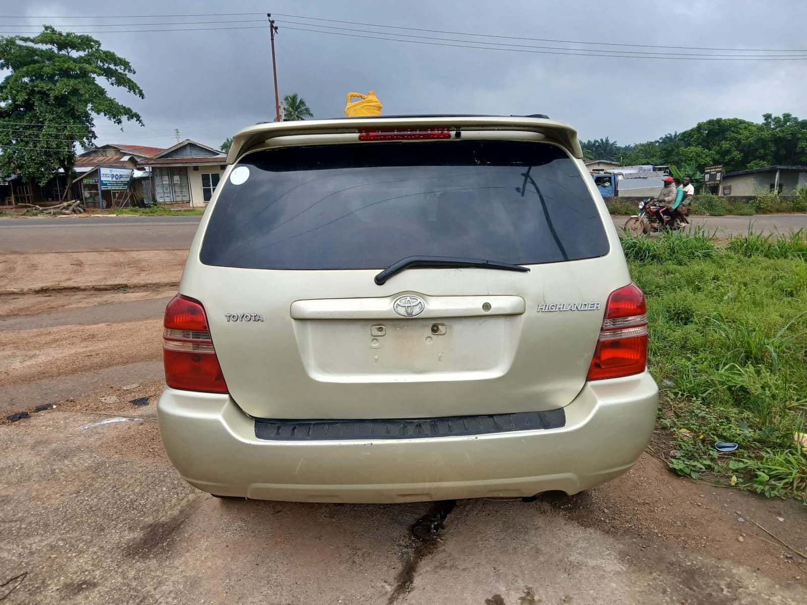 2005 Toyota Highlander SUV — photo 3 of 7
