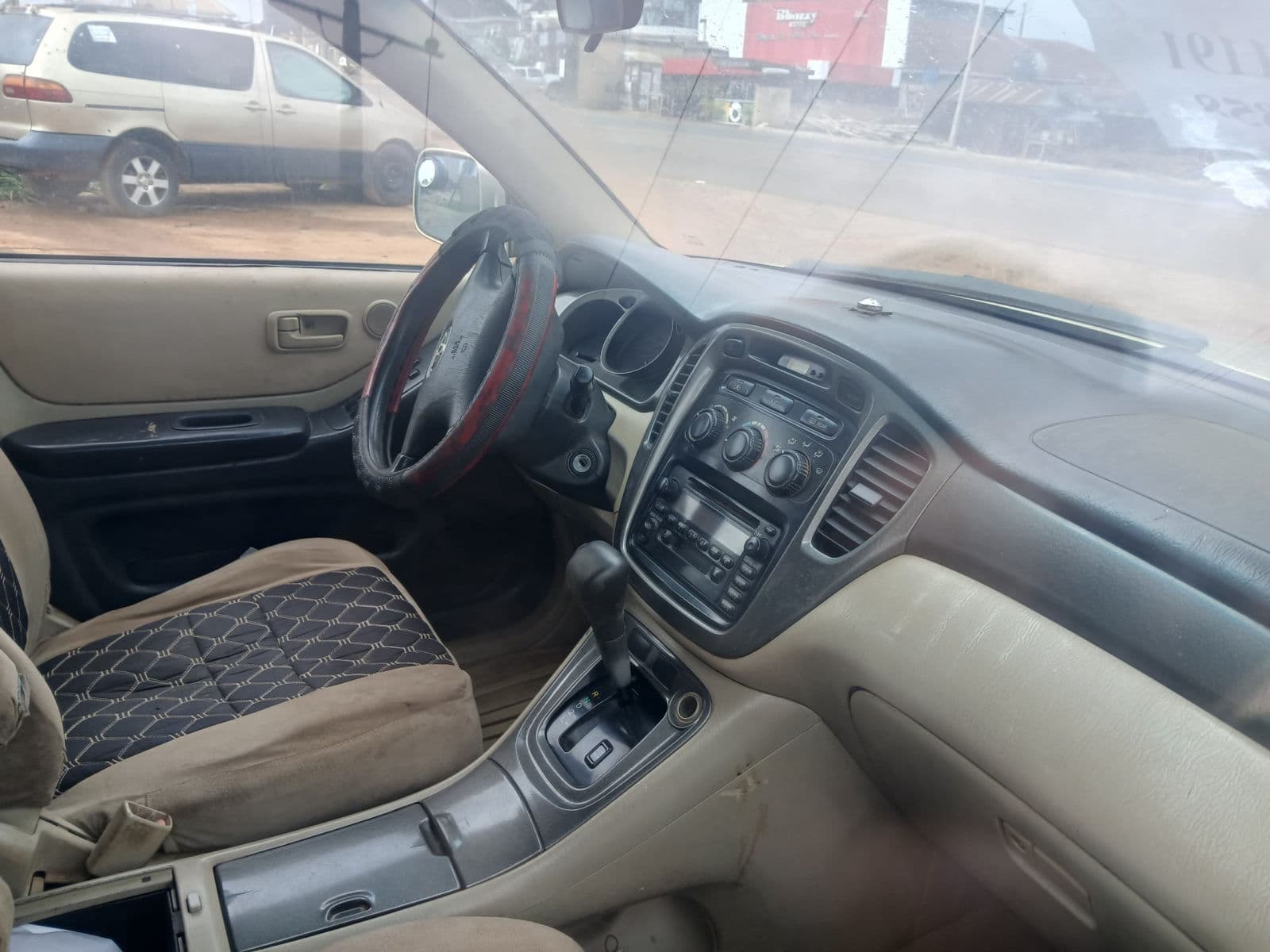 2005 Toyota Highlander SUV — photo 5 of 7