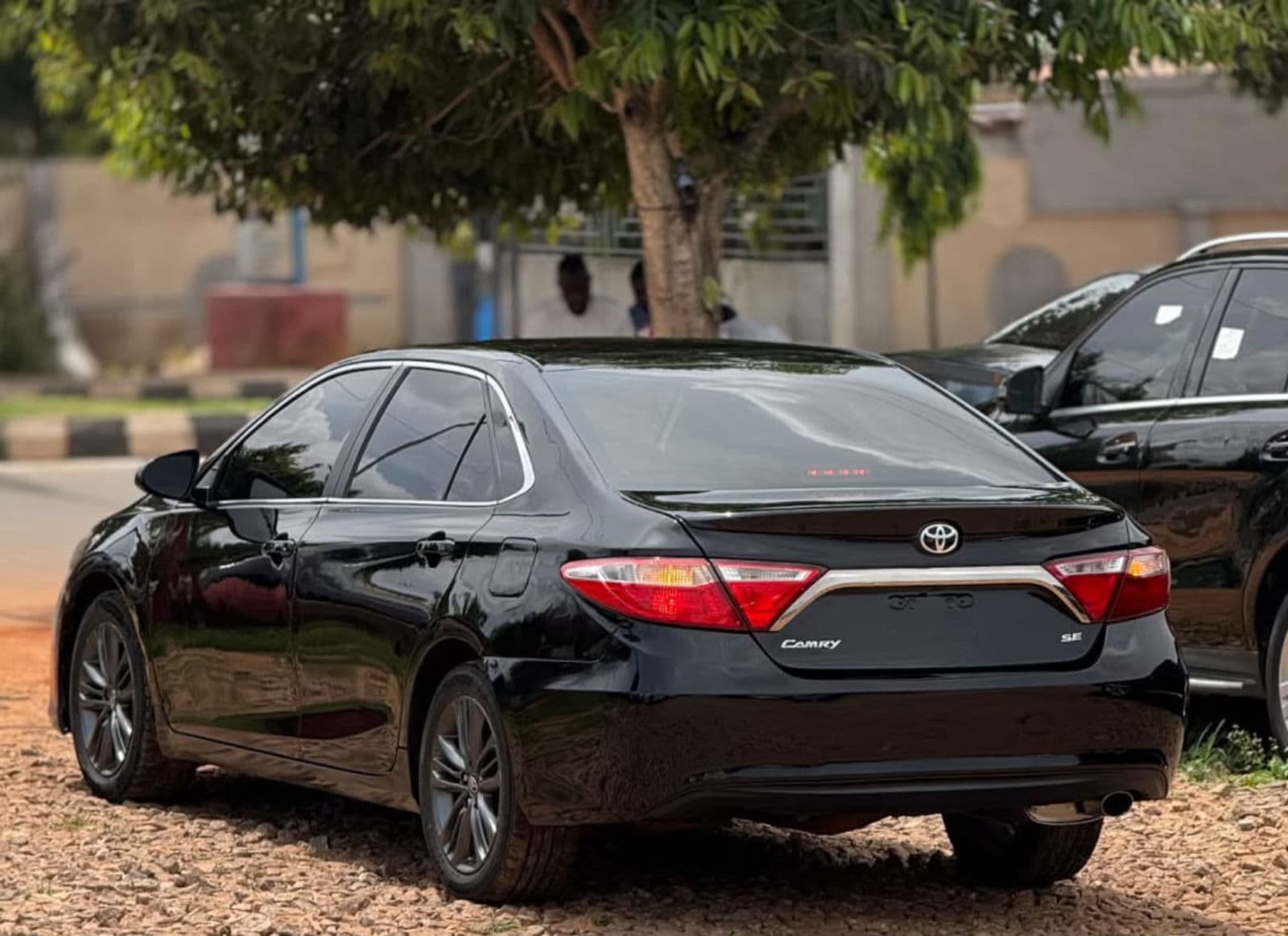 2016 Toyota Camry Sedan — photo 6 of 7