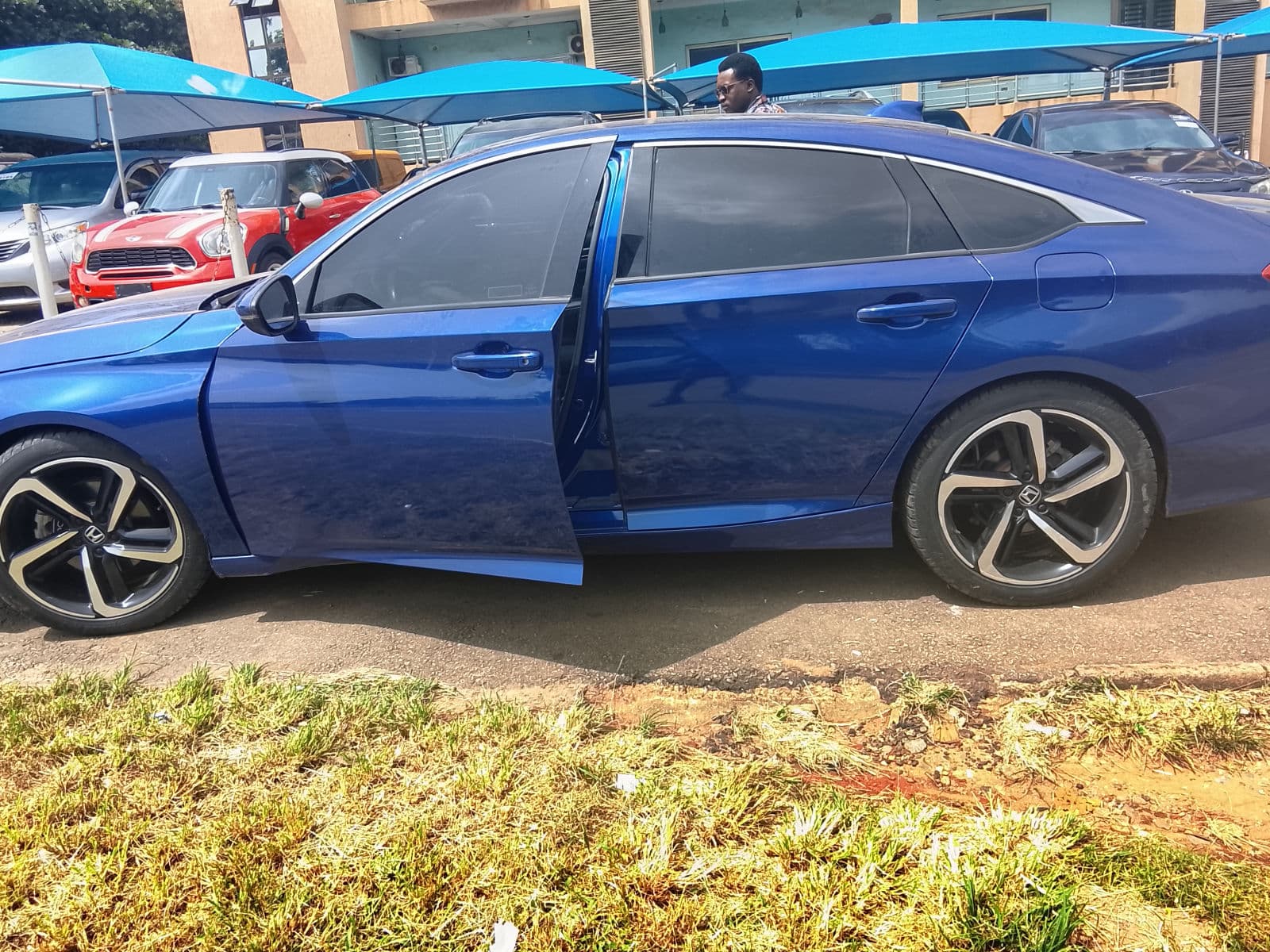 2018 Honda Accord Sedan — photo 5 of 11
