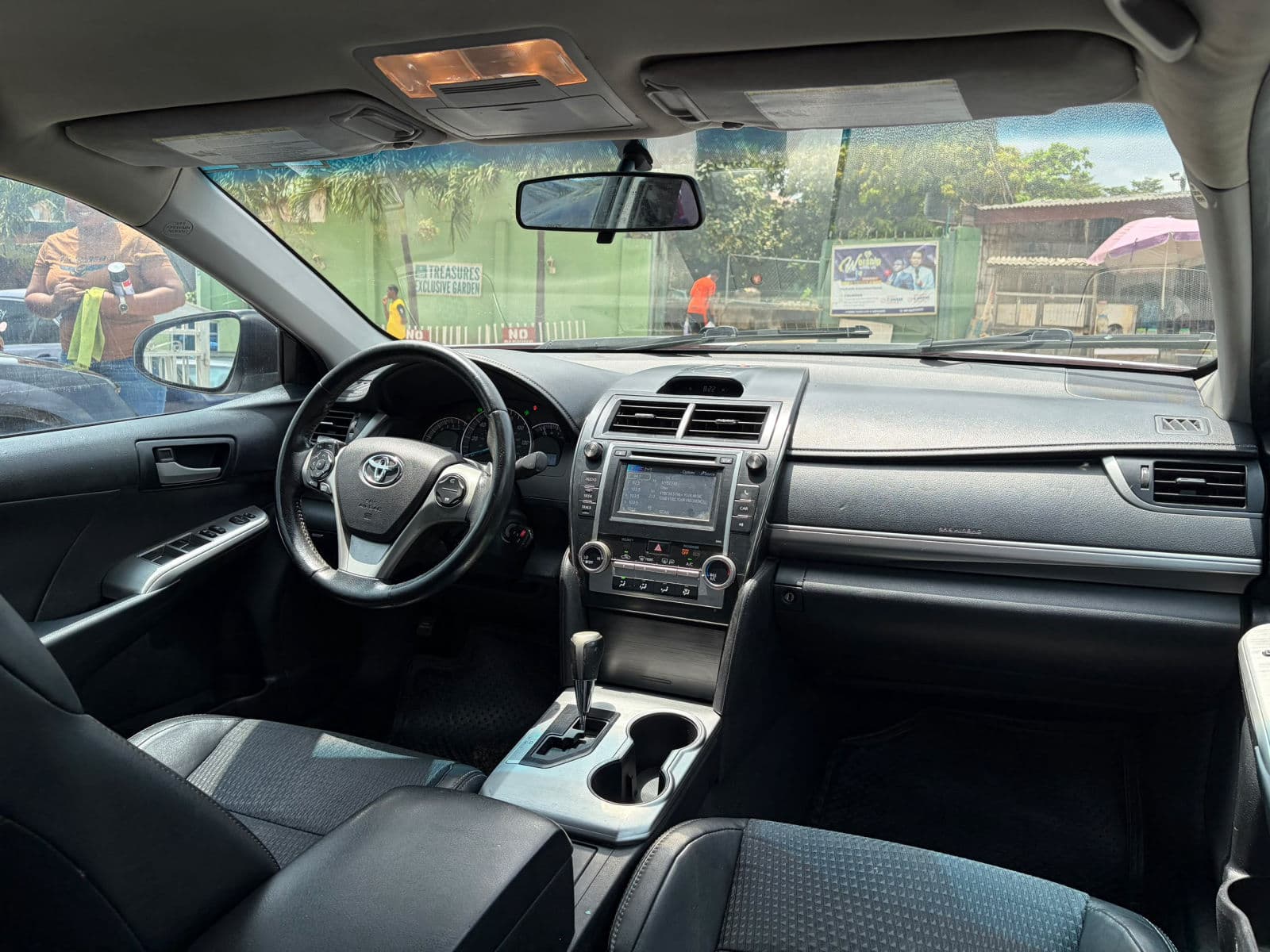 2013 Toyota Camry Sedan — photo 5 of 9