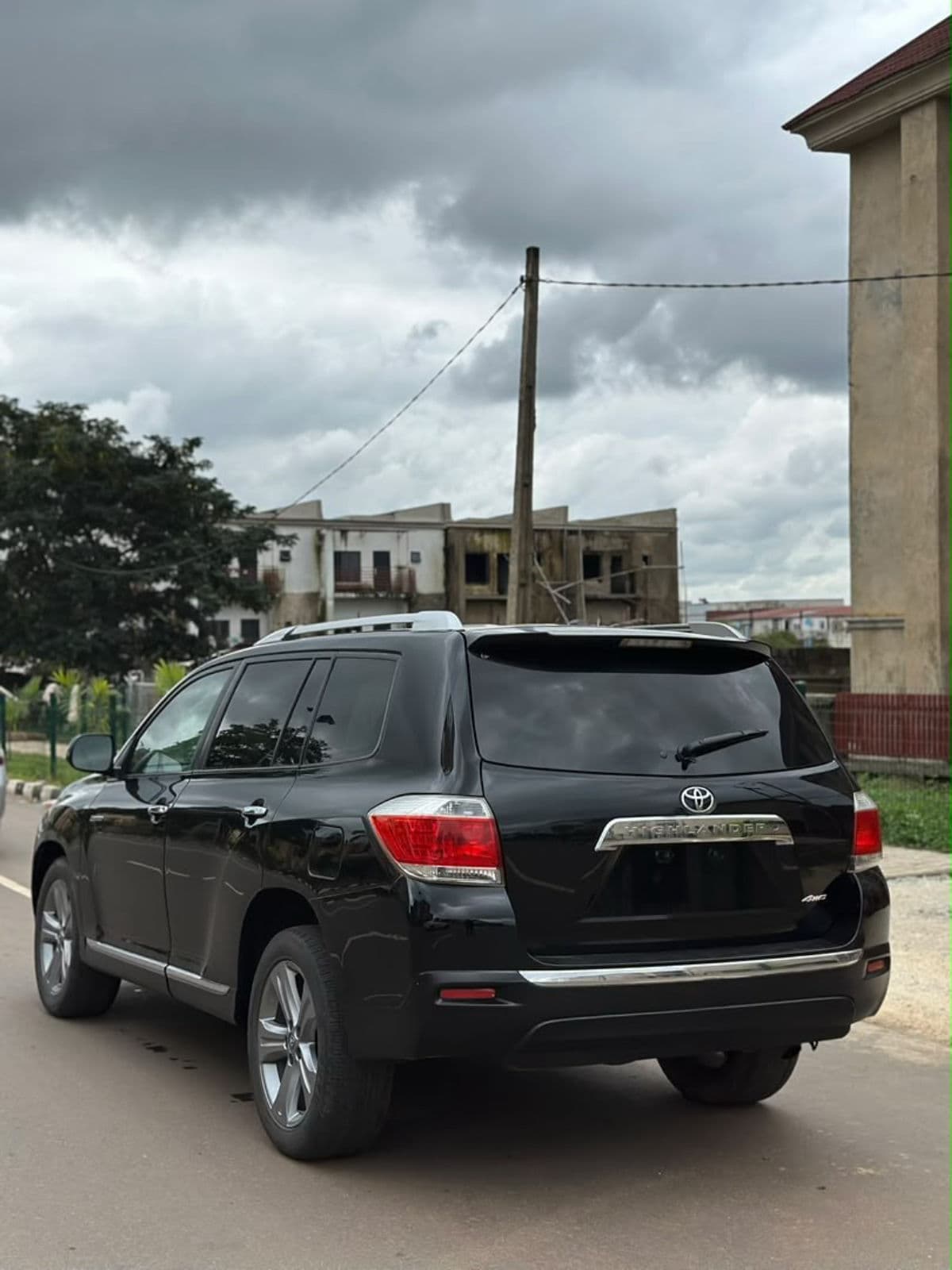 2013 Toyota Highlander SUV — photo 5 of 7