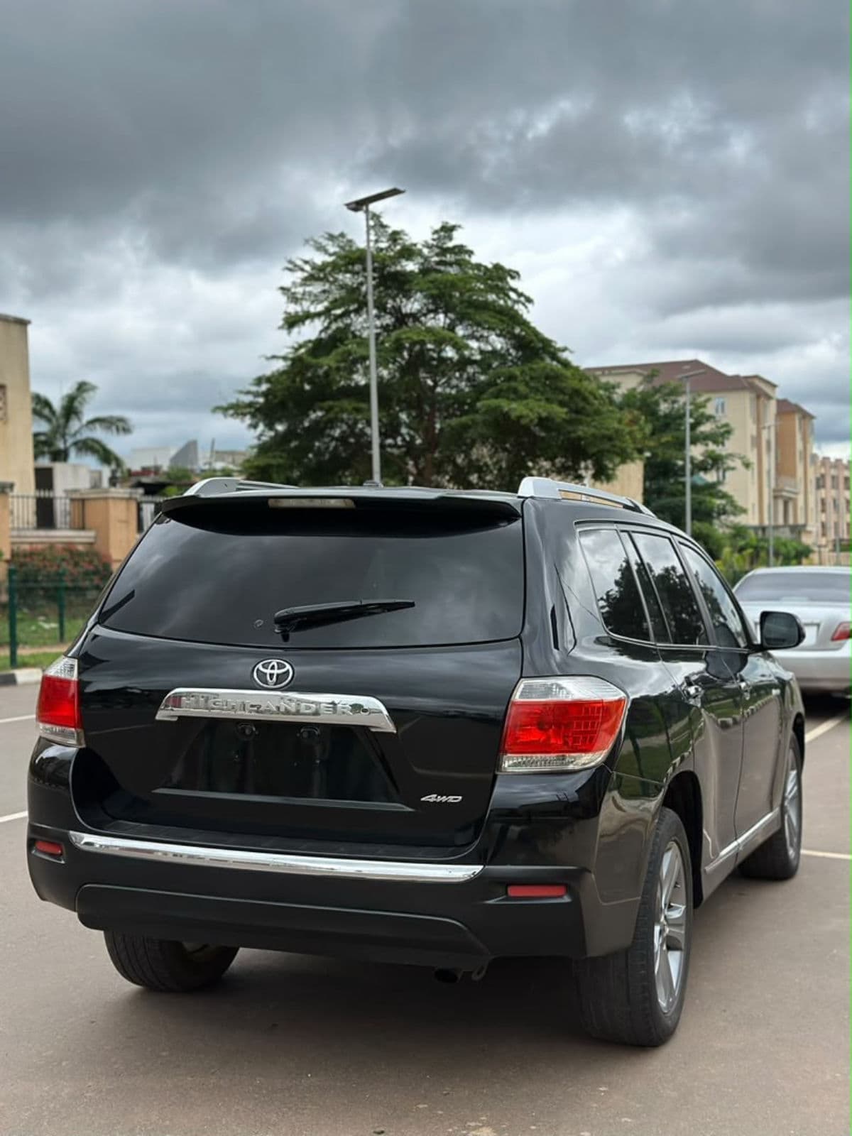 2013 Toyota Highlander SUV — photo 6 of 7