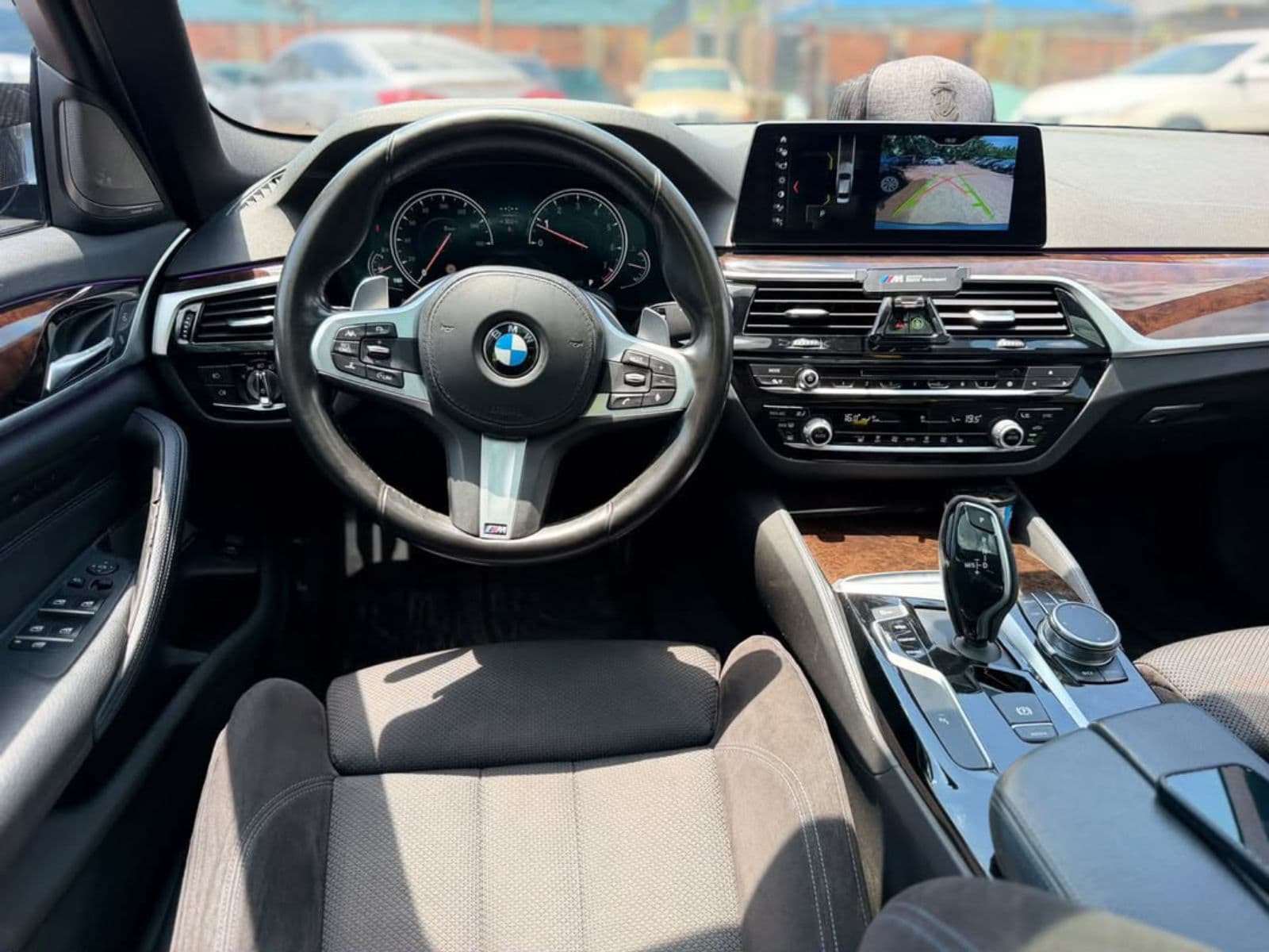 2018 BMW 5 SERIES Sedan — photo 3 of 8