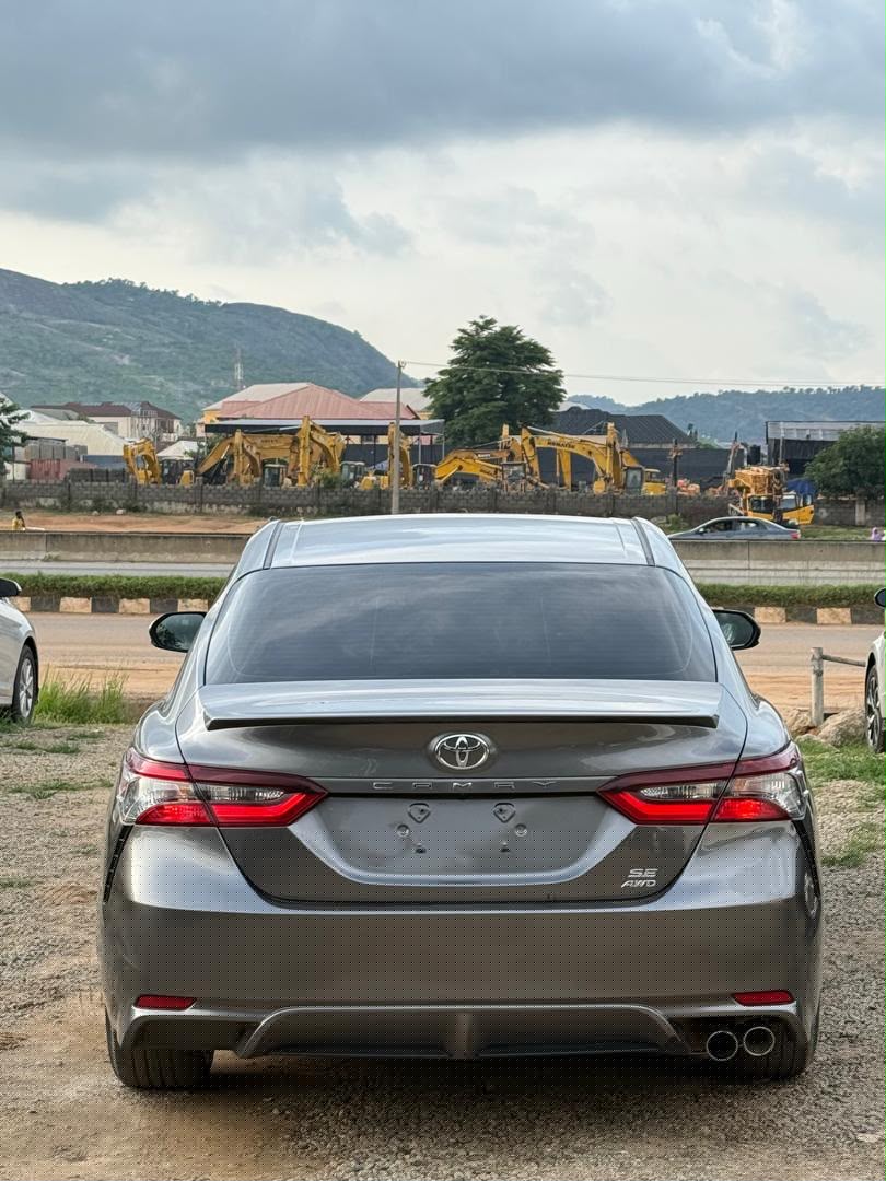 2022 Toyota Camry Sedan — photo 6 of 6