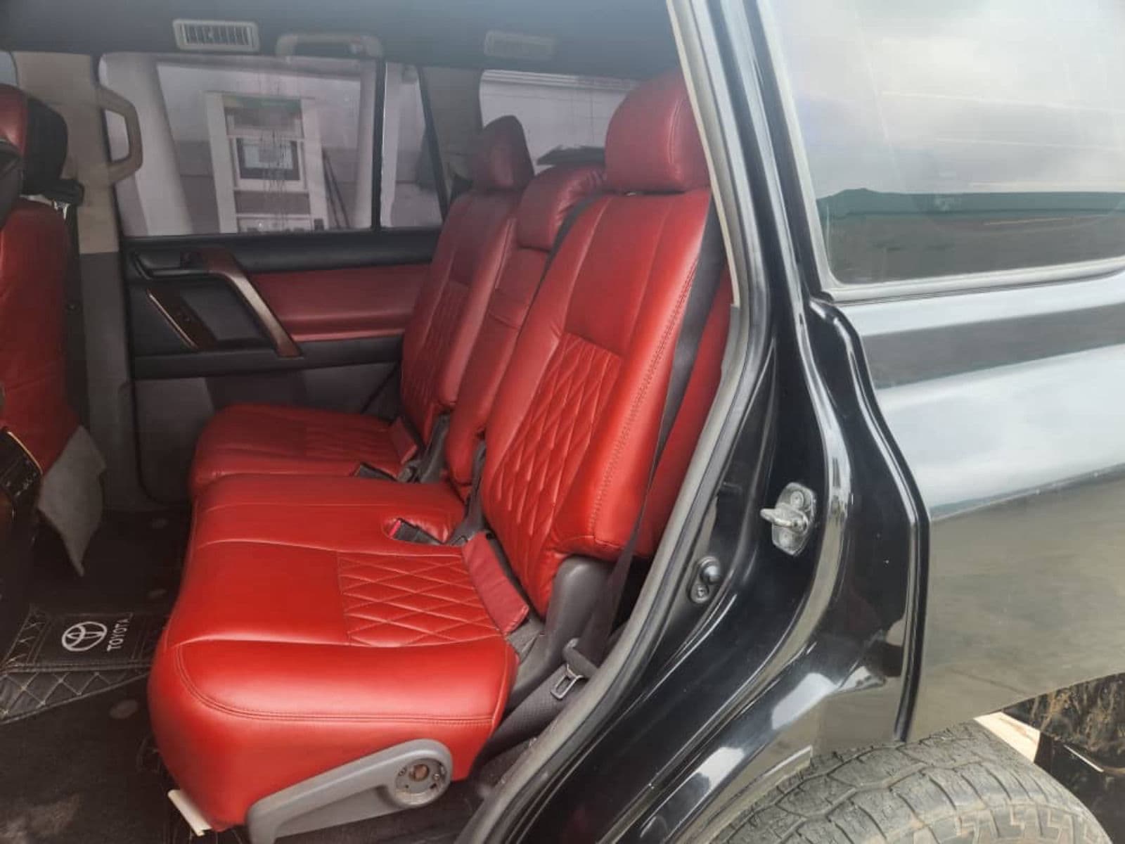 2013 Toyota Land Cruiser Prado SUV — photo 4 of 9