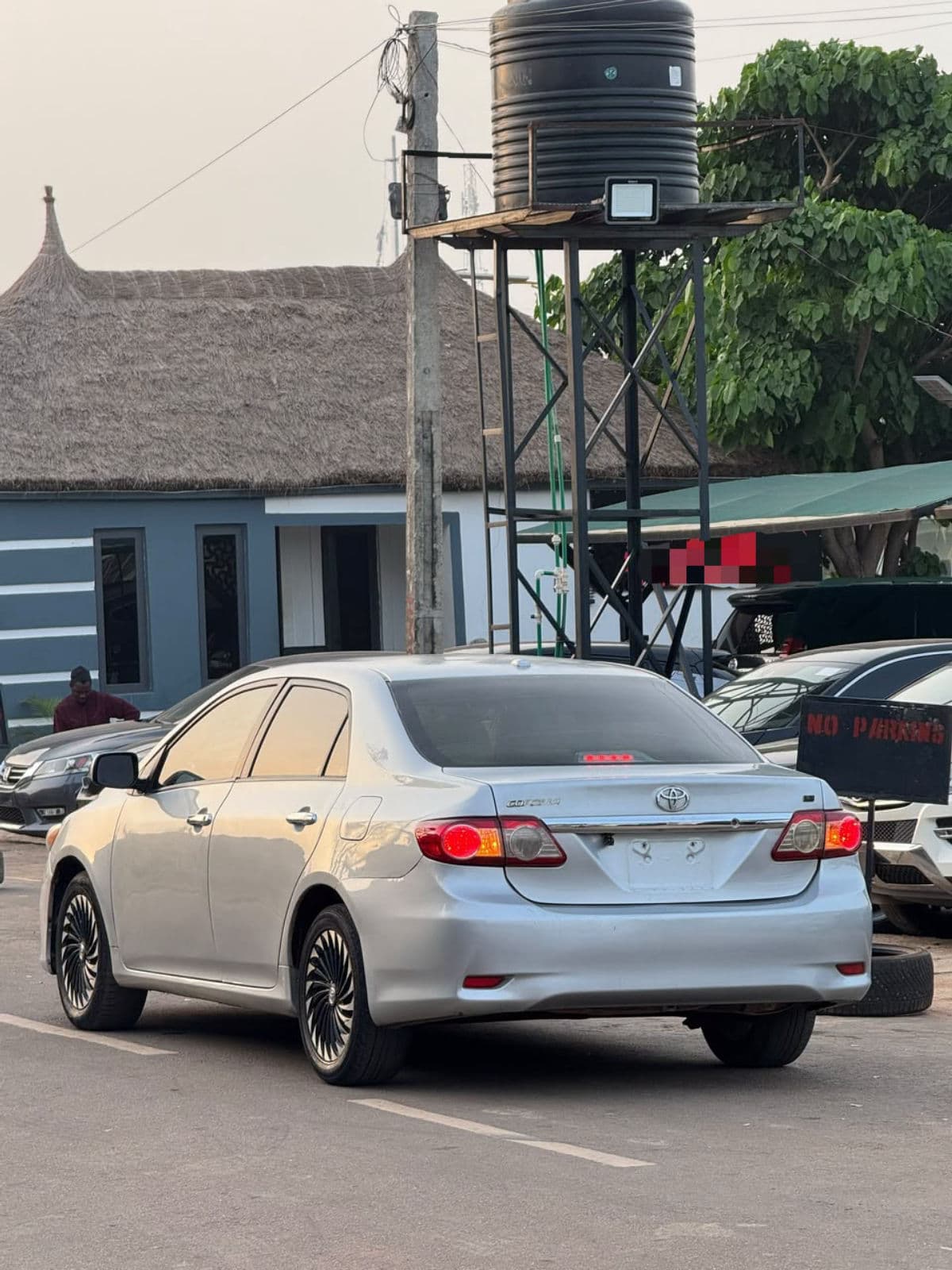 2013 Toyota Corolla Sedan — photo 7 of 9