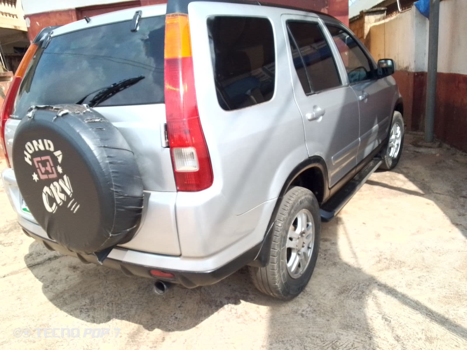 2004 Honda CRV SUV — photo 2 of 8