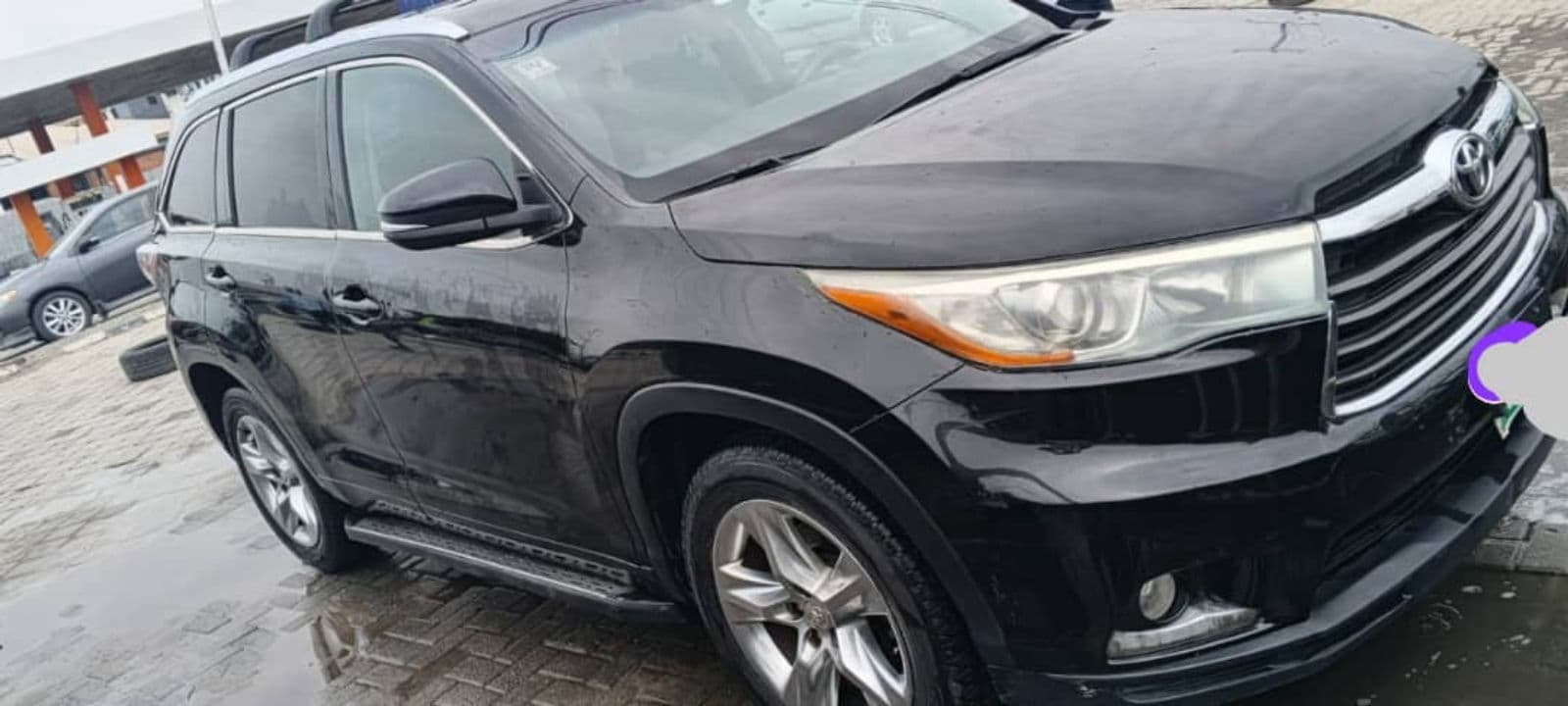 2015 Toyota Highlander SUV — photo 6 of 10