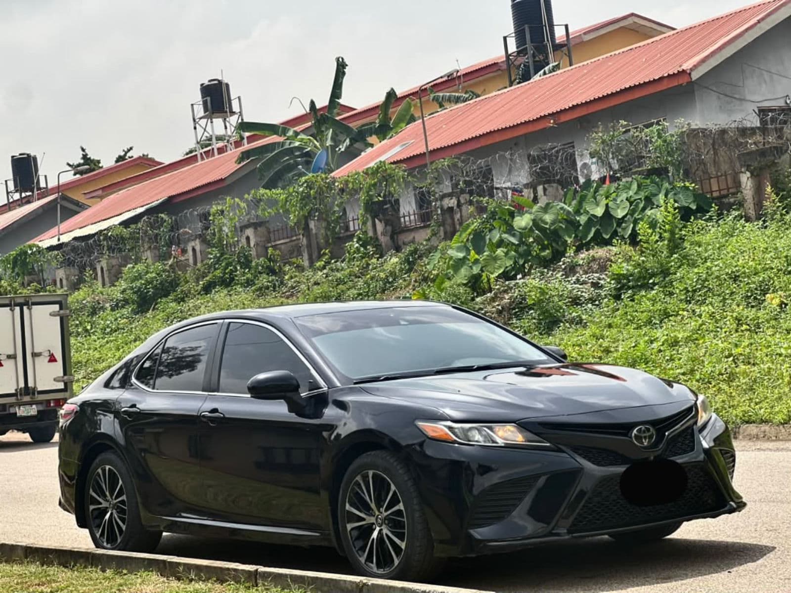 2020 Toyota Camry Sedan — photo 3 of 7