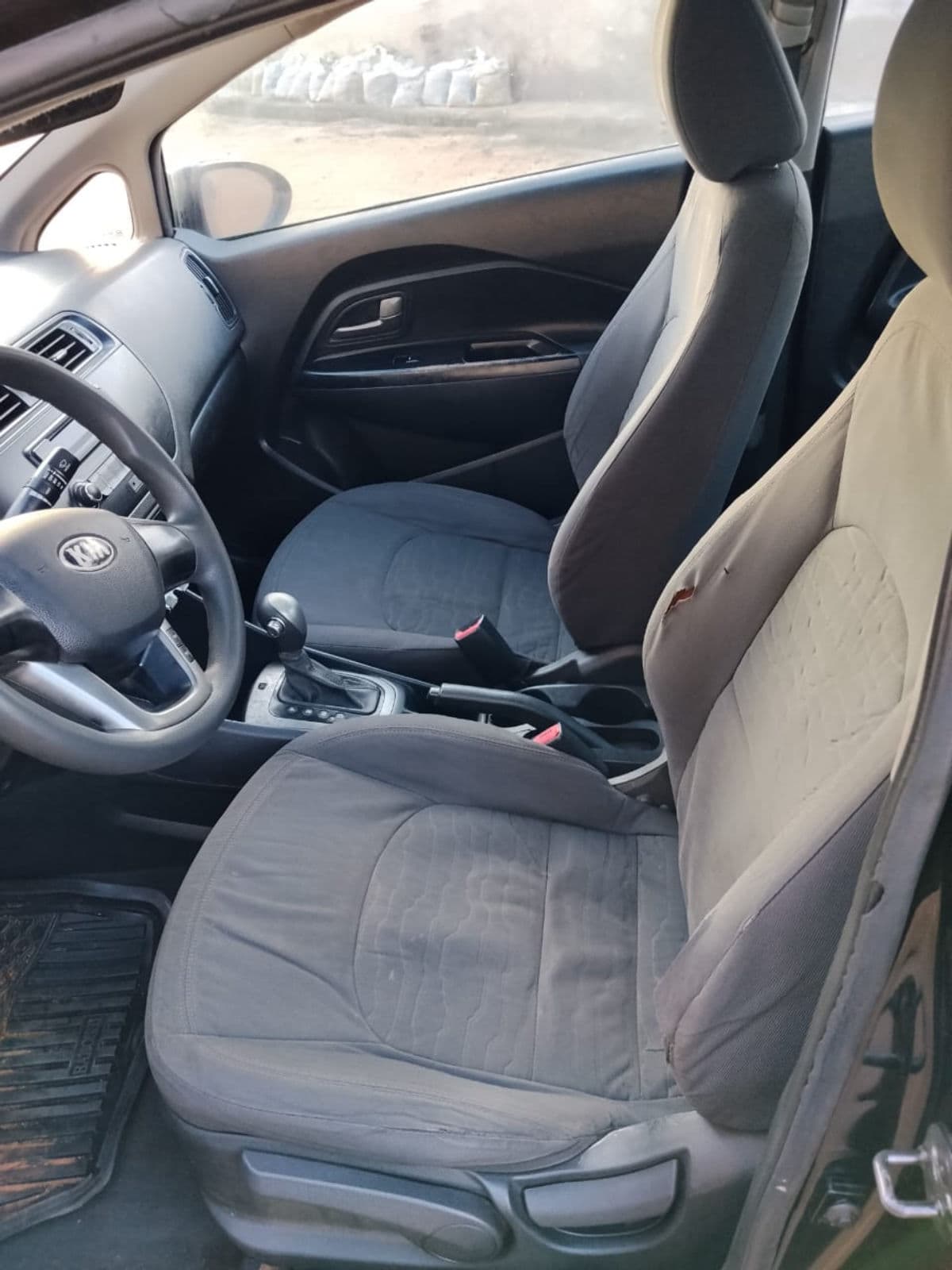 2015 Kia Rio Sedan — photo 4 of 6