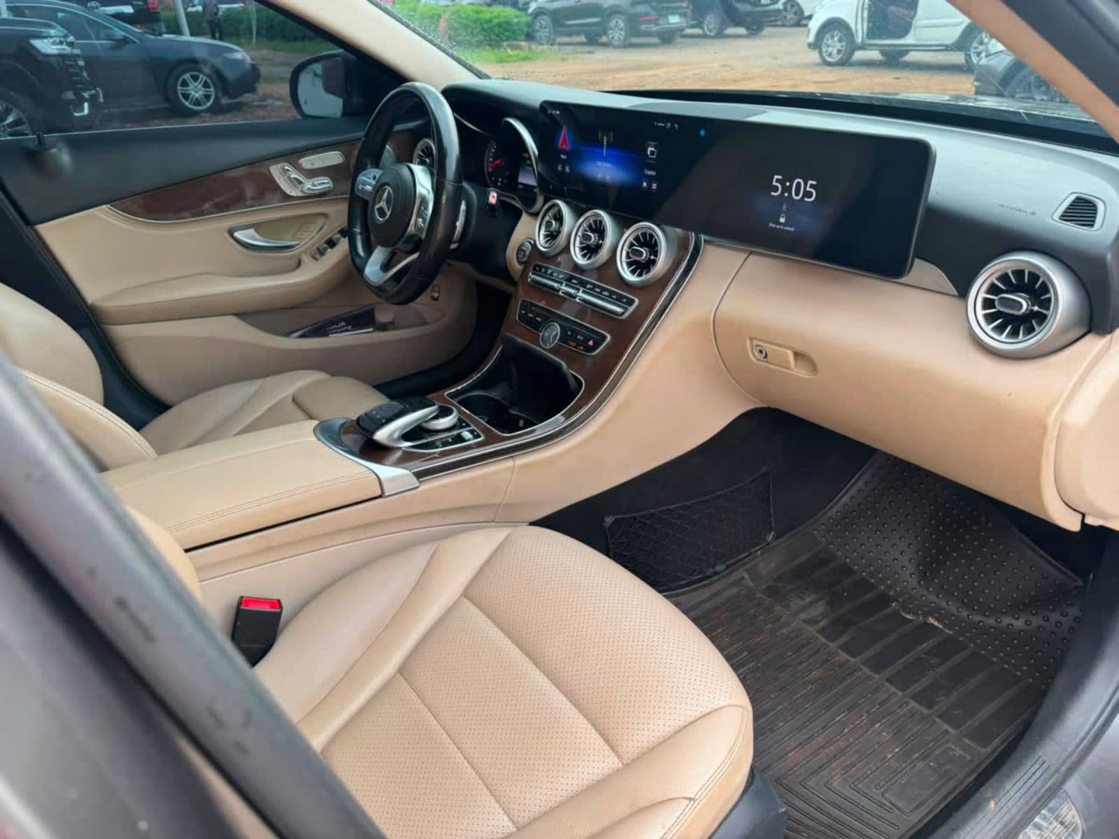 2016 Mercedes-Benz C Class Sedan — photo 4 of 9