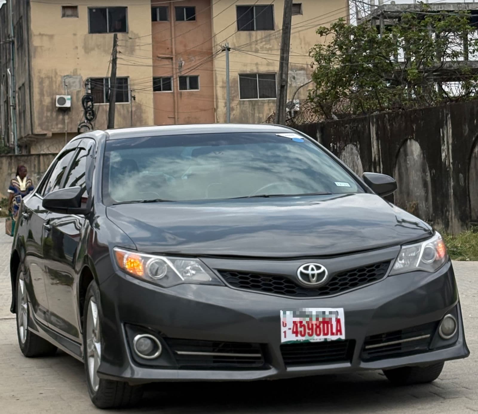 2013 Toyota Camry Sedan — photo 10 of 11