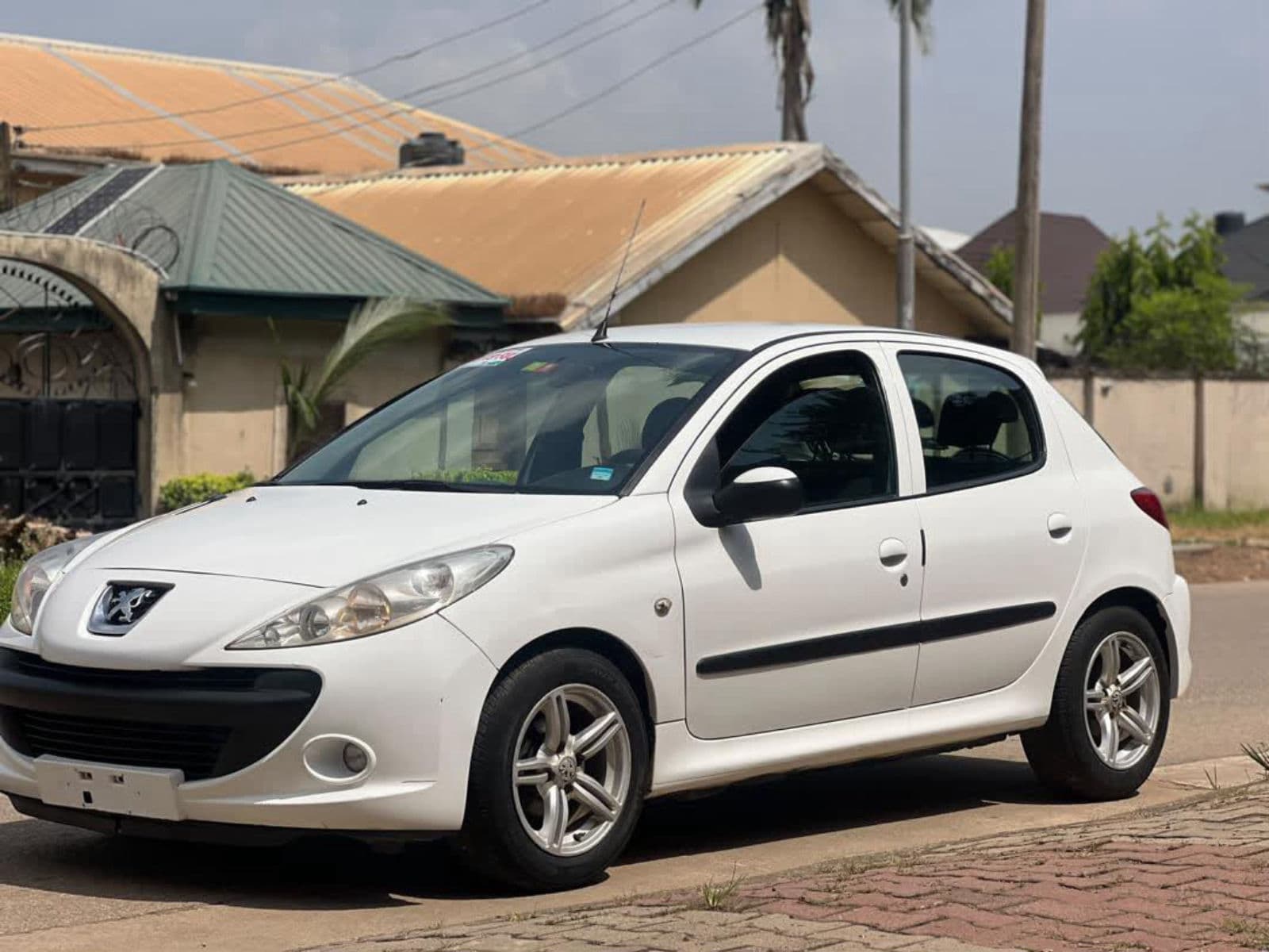 2005 Peugeot 206 Hatchback — photo 5 of 6
