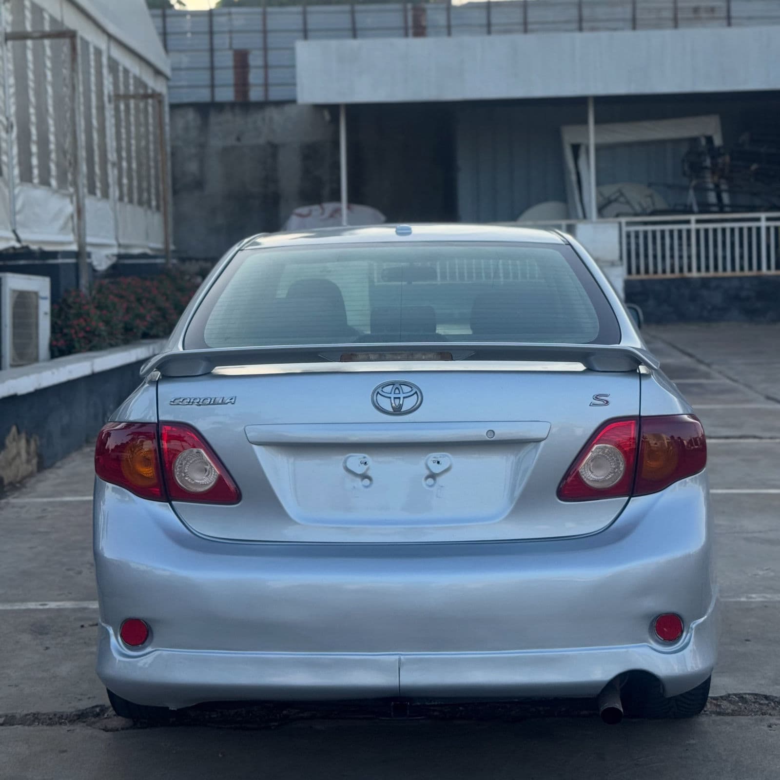 2009 Toyota Corolla Sedan — photo 10 of 11