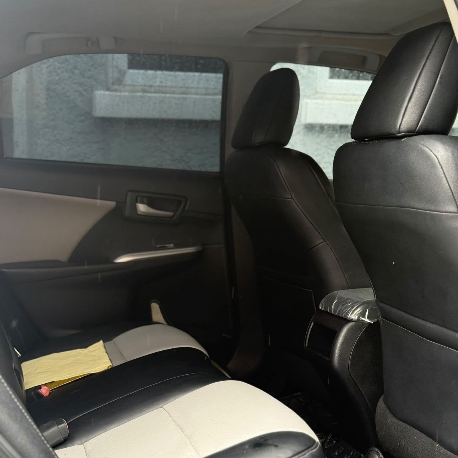2011 Toyota Camry Sedan — photo 4 of 7