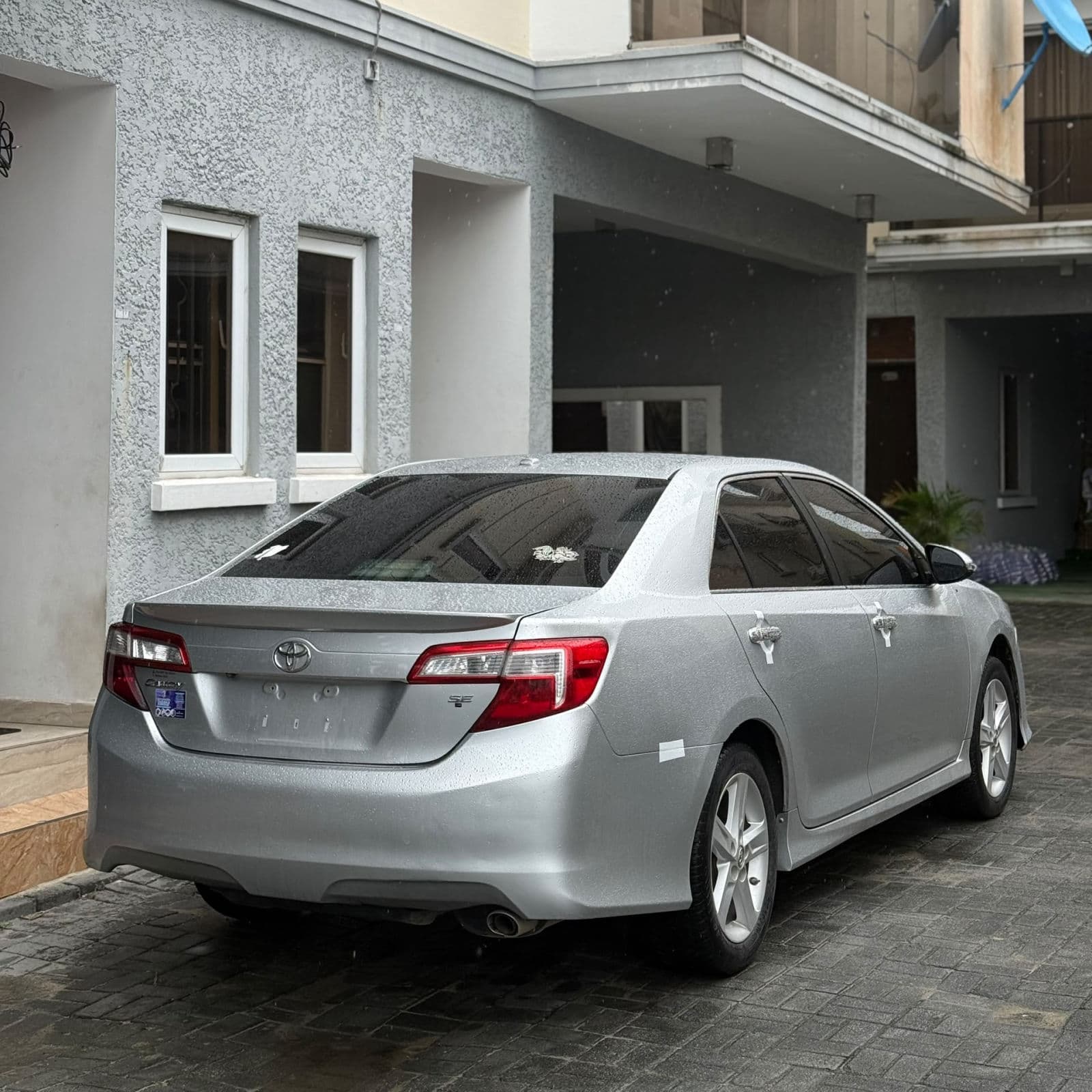 2011 Toyota Camry Sedan — photo 6 of 7