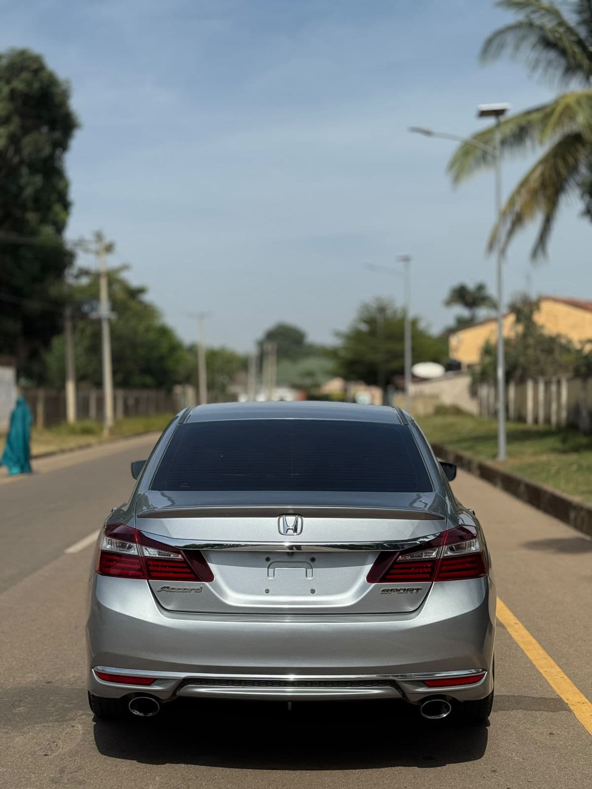 2016 Honda Accord Sedan — photo 7 of 10