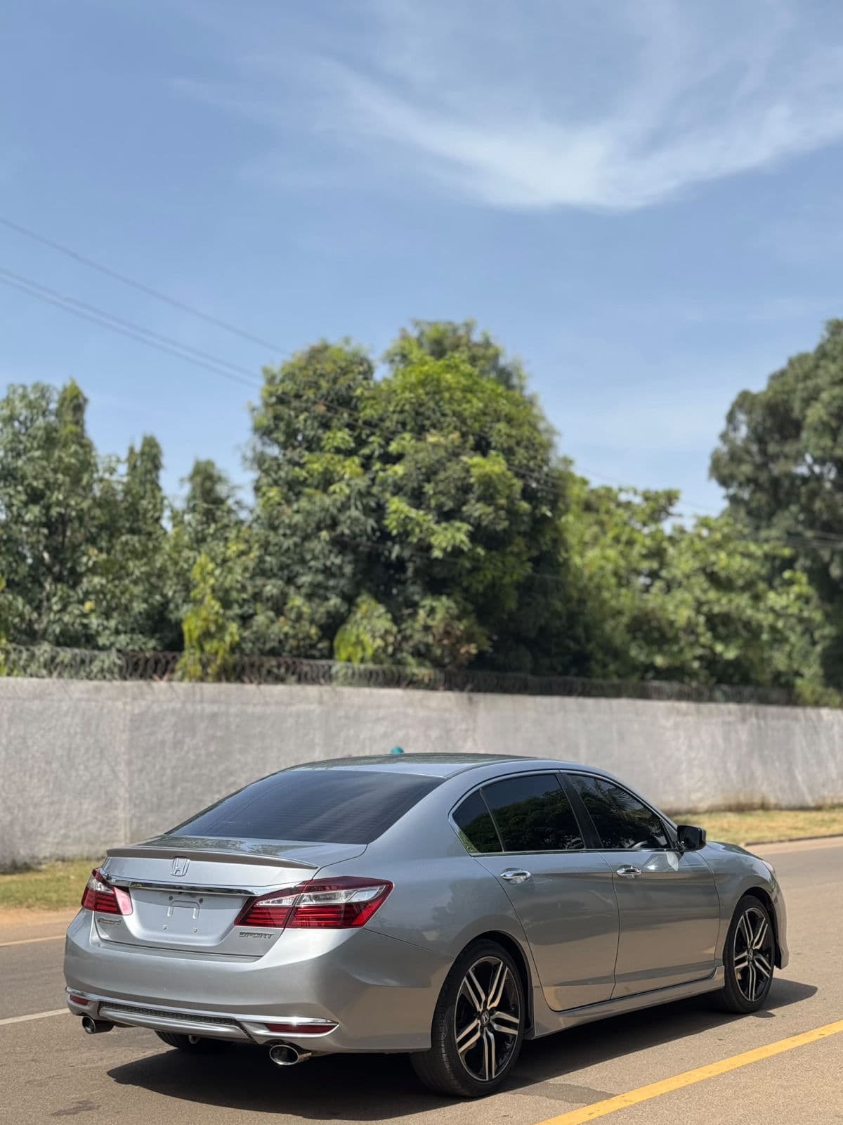 2016 Honda Accord Sedan — photo 8 of 10