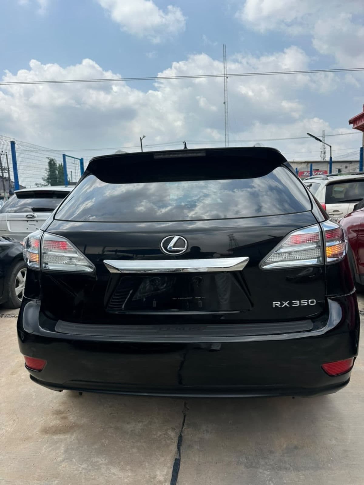 2010 Lexus RX SUV — photo 8 of 9