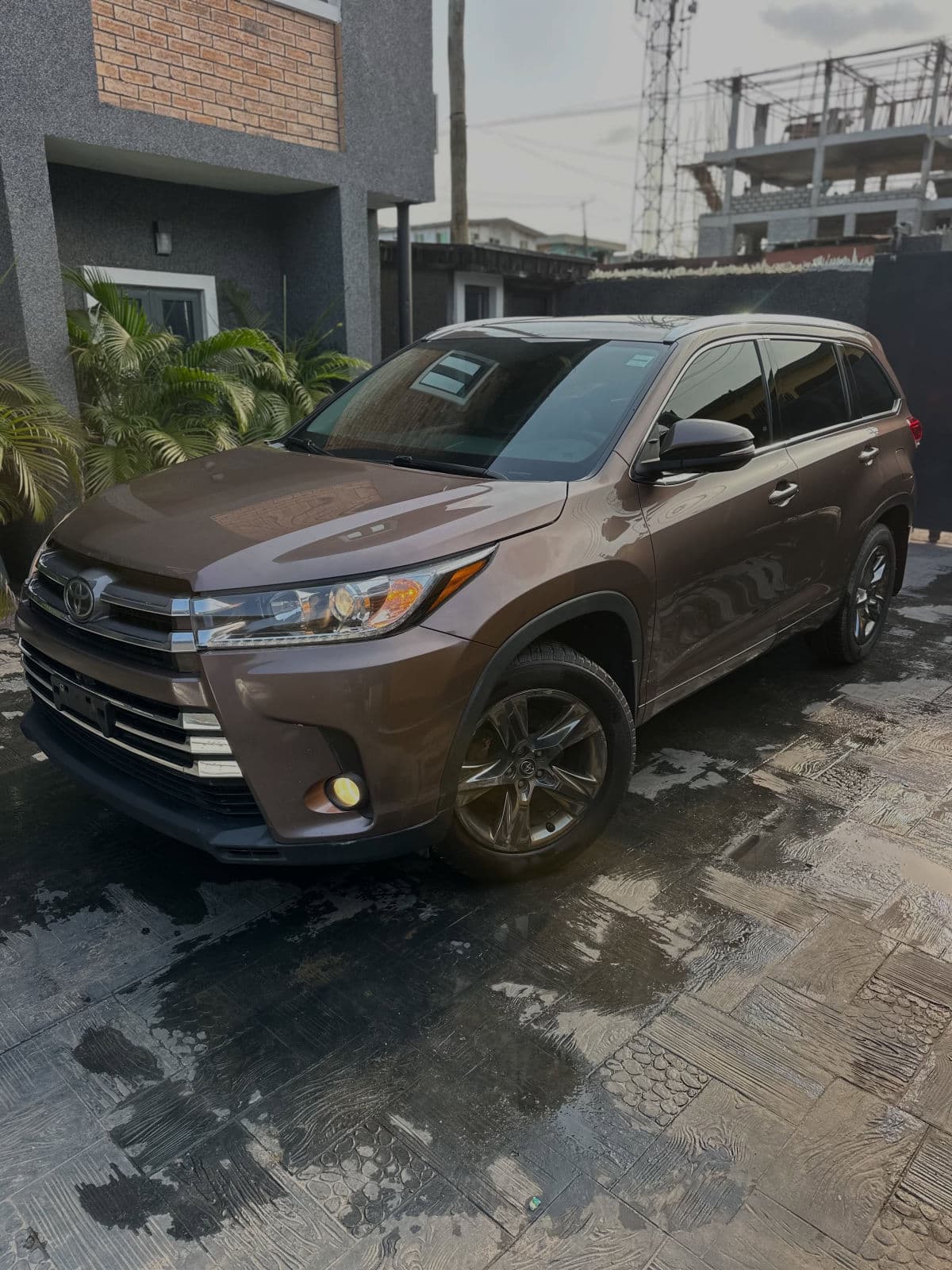 2017 Toyota Highlander SUV — photo 9 of 9