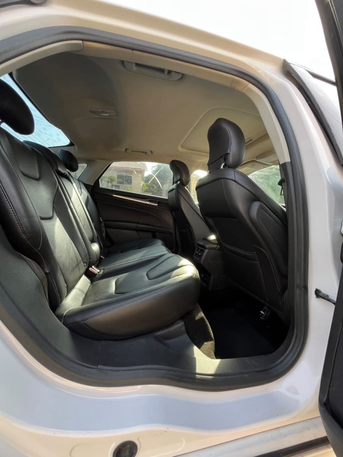 2014 Ford Fusion Sedan — photo 3 of 9