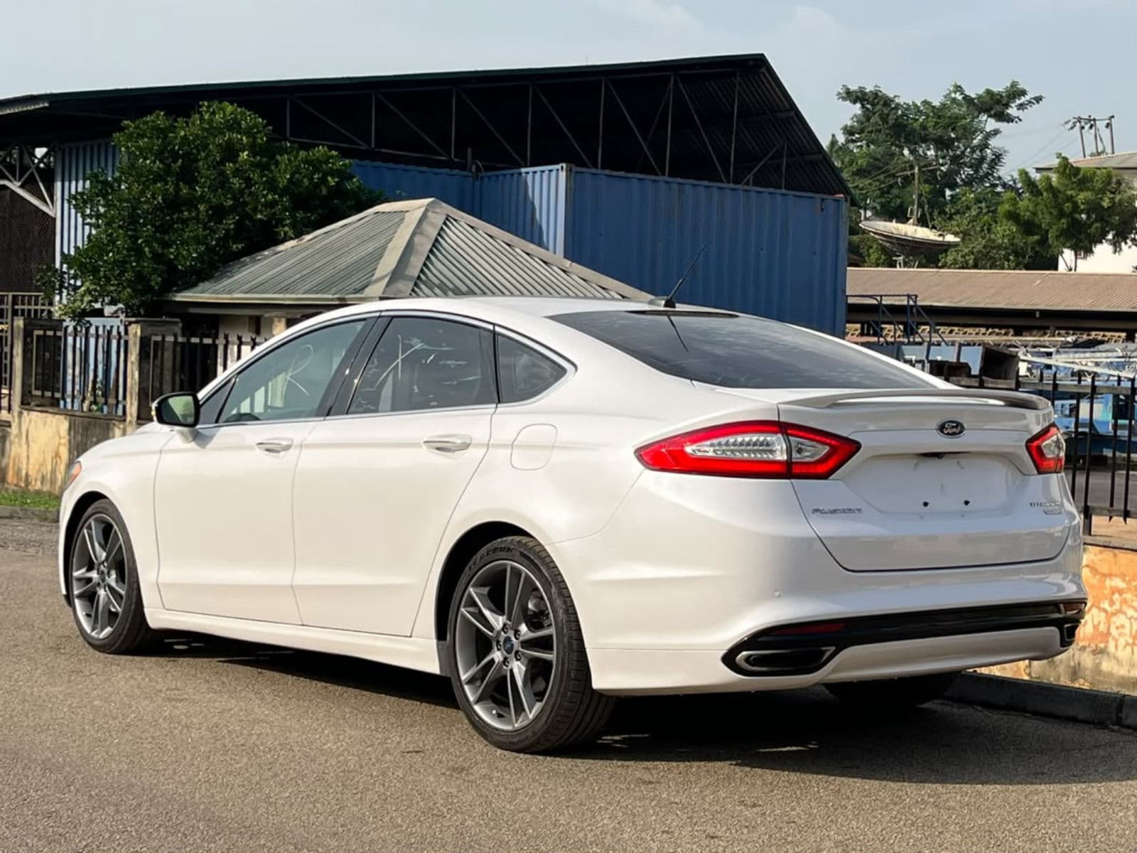 2014 Ford Fusion Sedan — photo 8 of 9