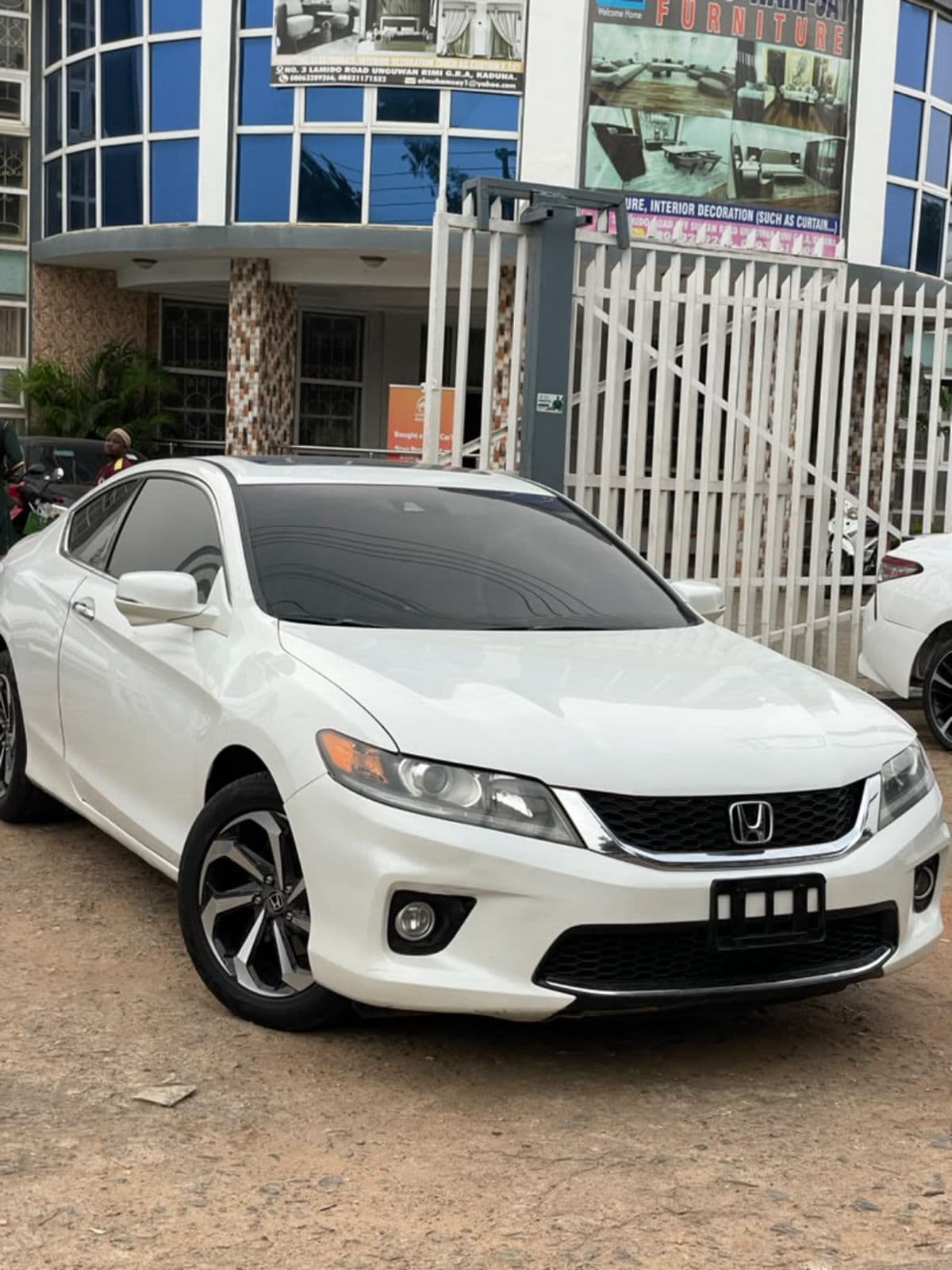 2014 Honda Accord Coupe — photo 2 of 10