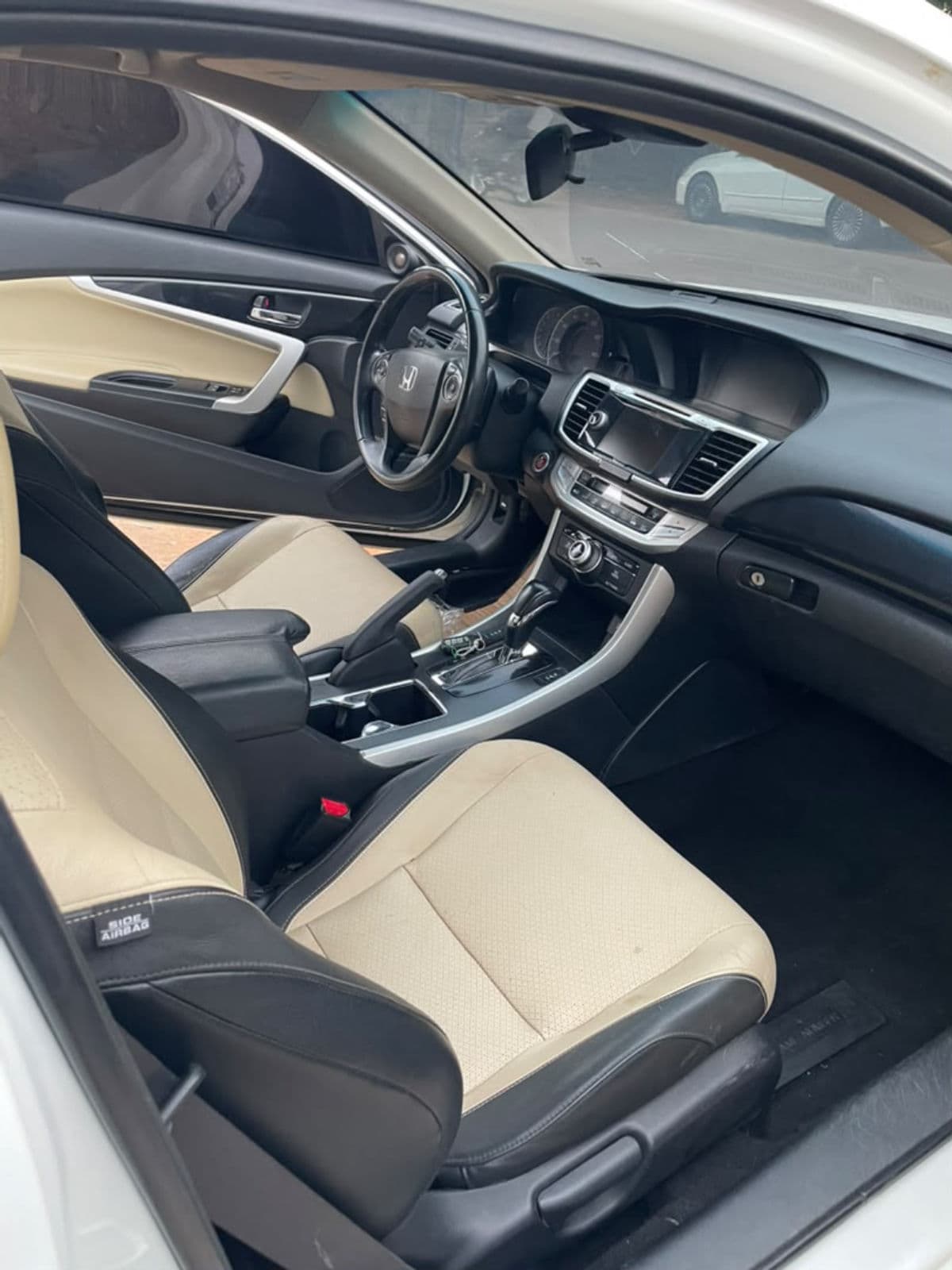 2014 Honda Accord Coupe — photo 3 of 10