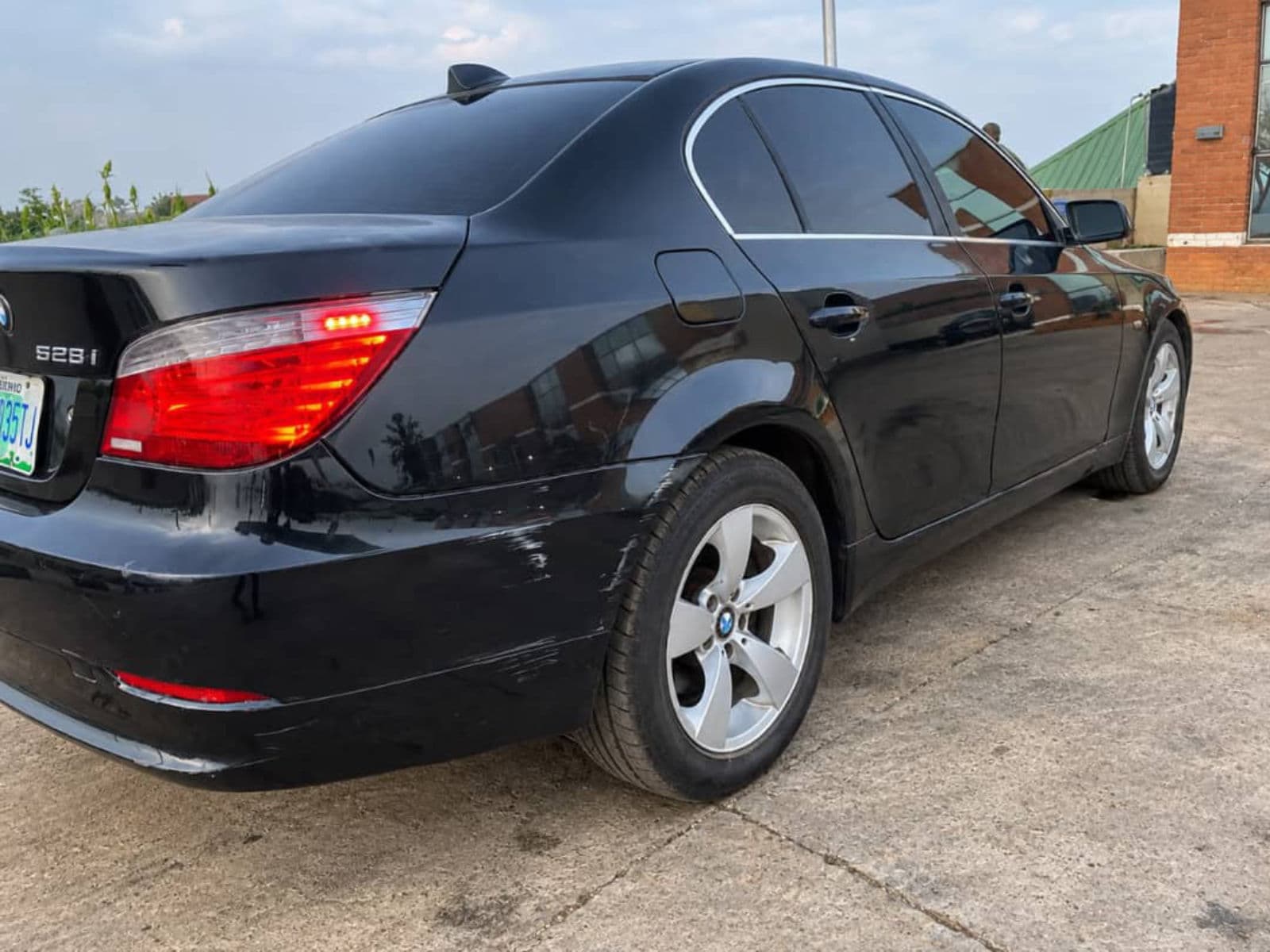 2009 BMW 5 SERIES SUV — photo 3 of 8