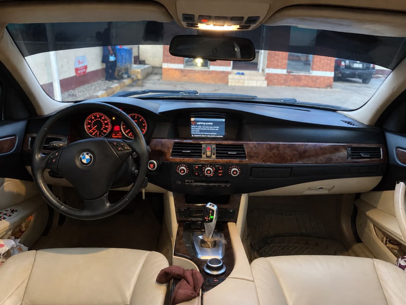 2009 BMW 5 SERIES SUV — photo 7 of 8