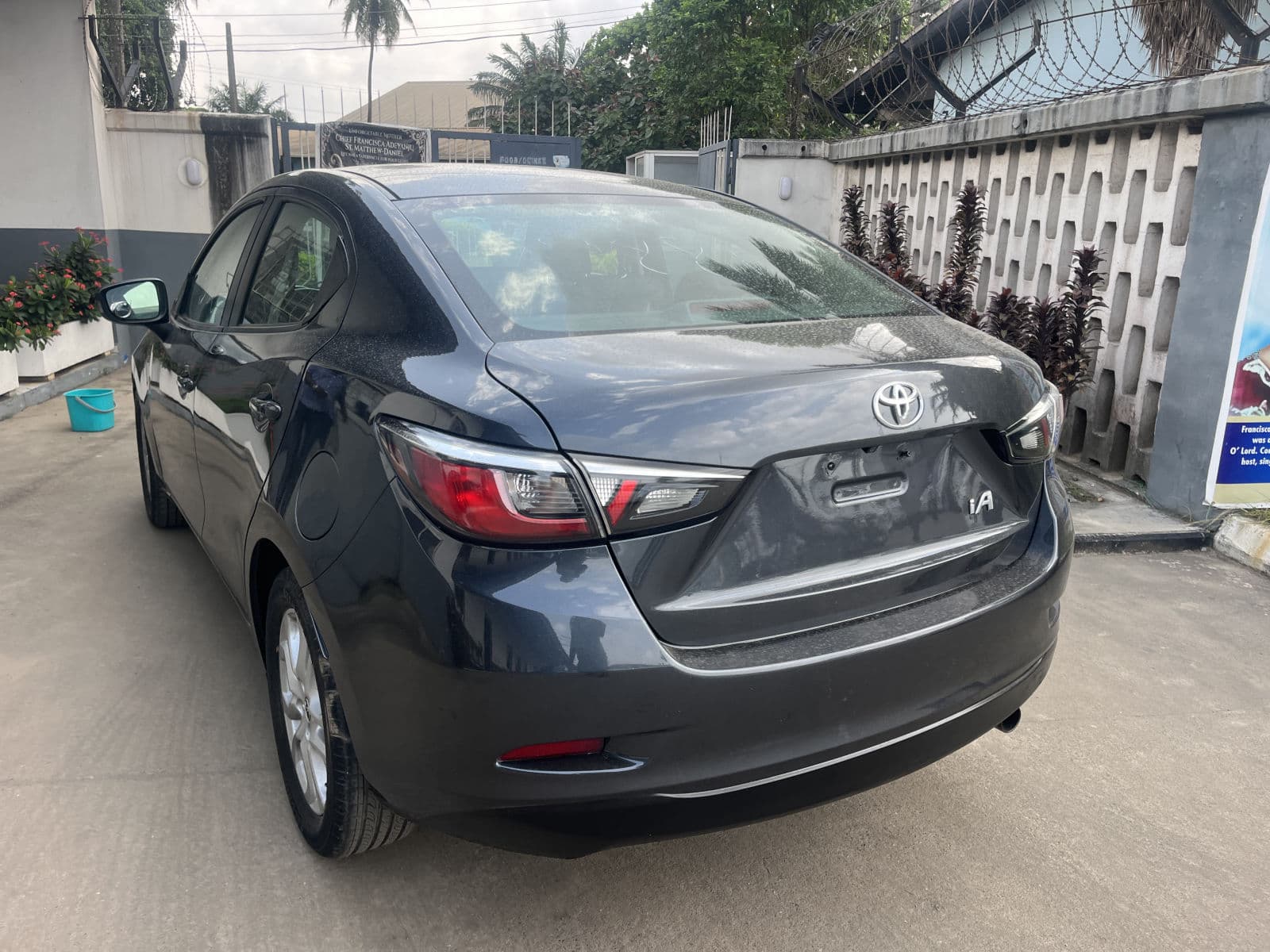 2018 Toyota Yaris Sedan — photo 6 of 8