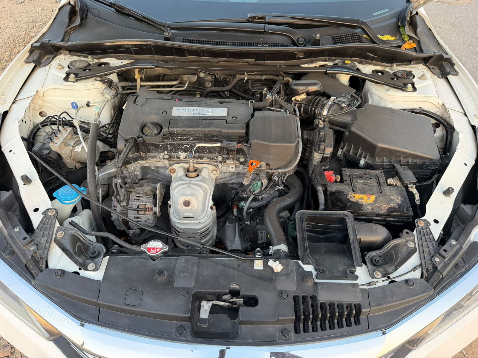 2016 Honda Accord Sedan — photo 6 of 9
