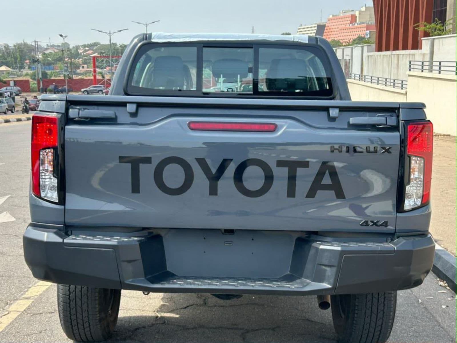 2026 Toyota HILUX Pickup — photo 7 of 7