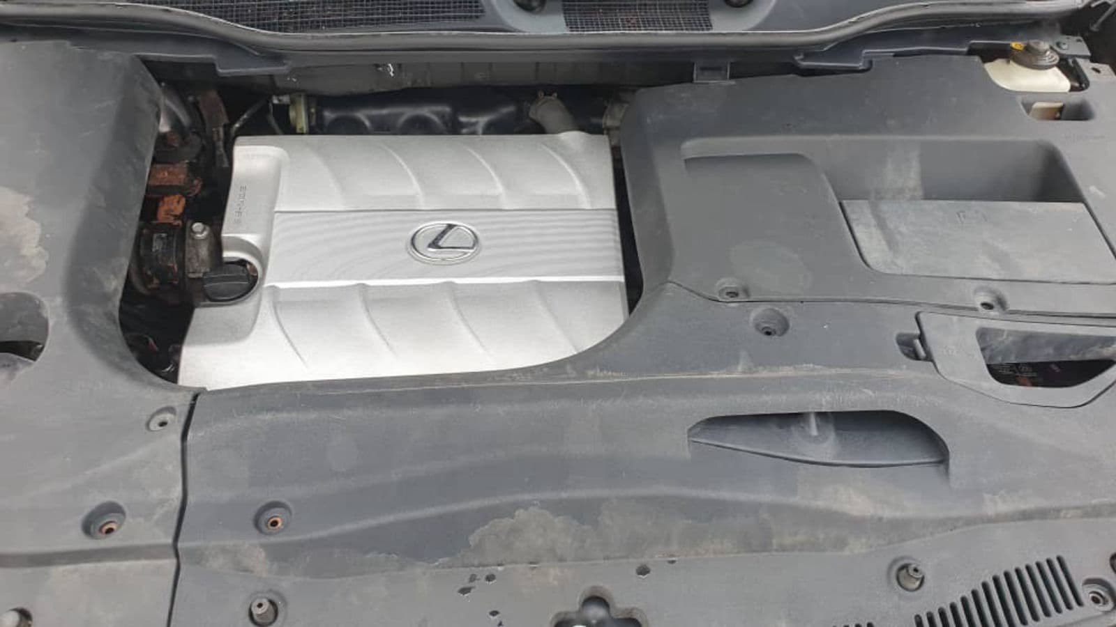 2010 Lexus RX SUV — photo 2 of 7