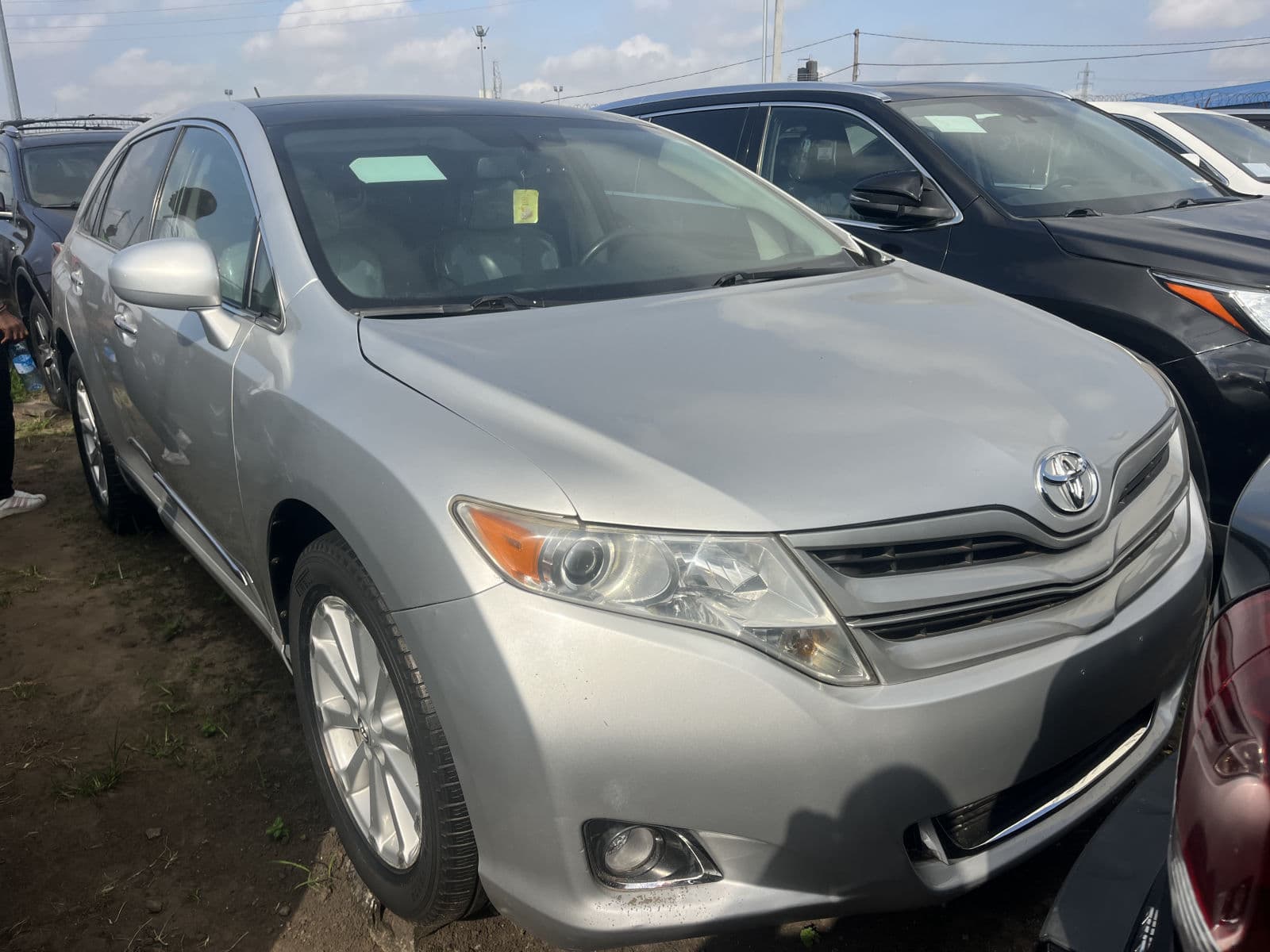 2010 Toyota Venza SUV — photo 2 of 10