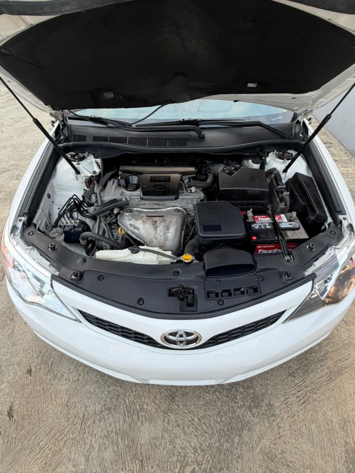 2013 Toyota Camry Sedan — photo 5 of 7