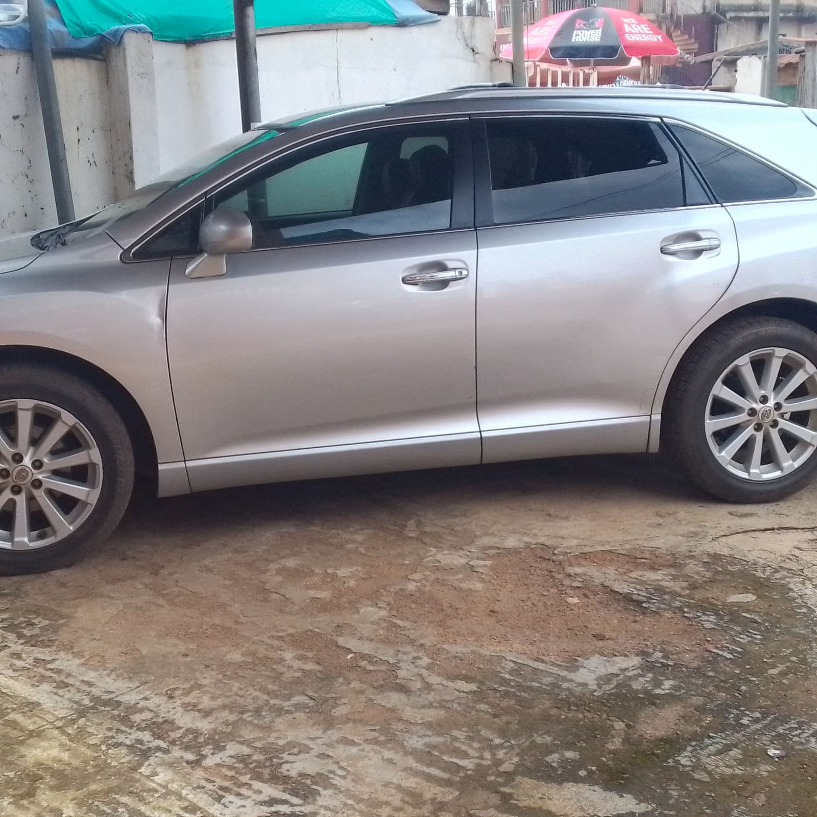 2011 Toyota Venza SUV — photo 3 of 8