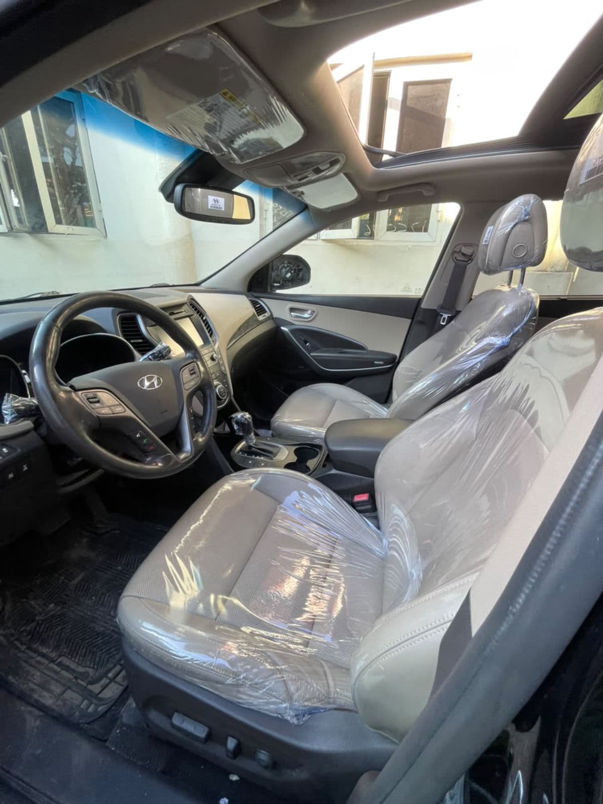 2017 Hyundai Santa-fe Van/Minivan — photo 7 of 10