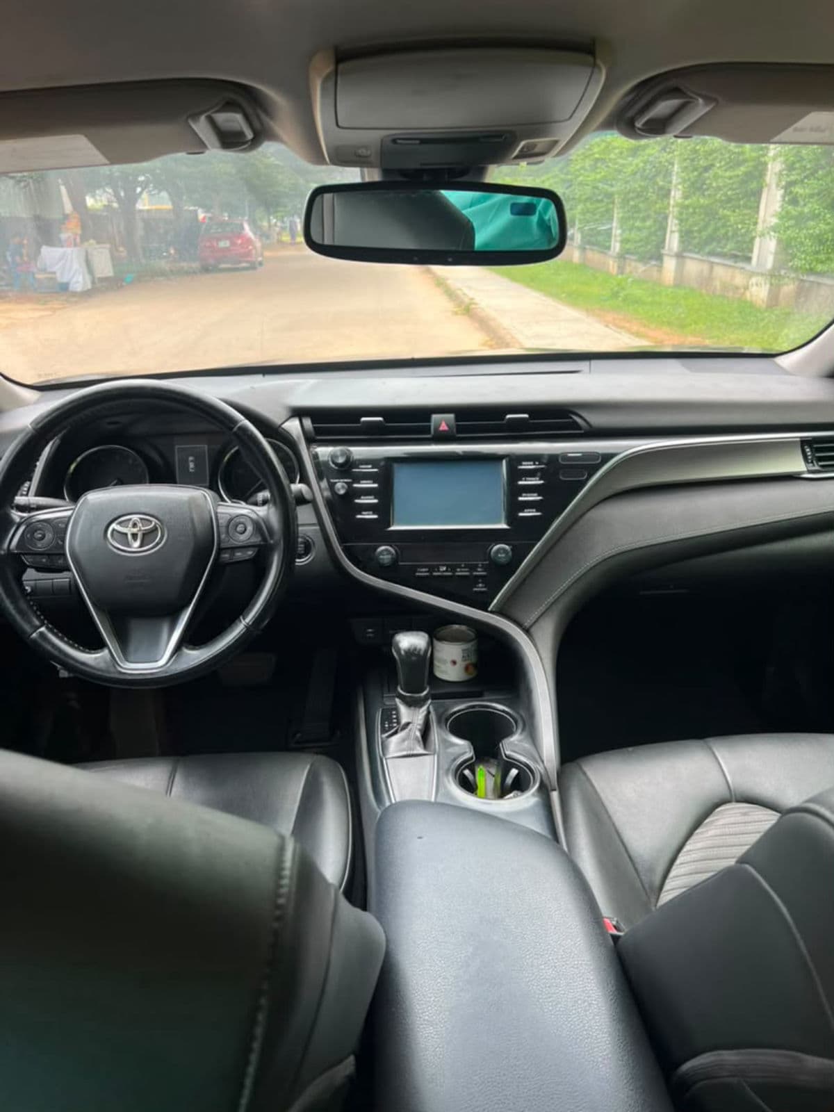 2018 Toyota Camry Sedan — photo 3 of 6
