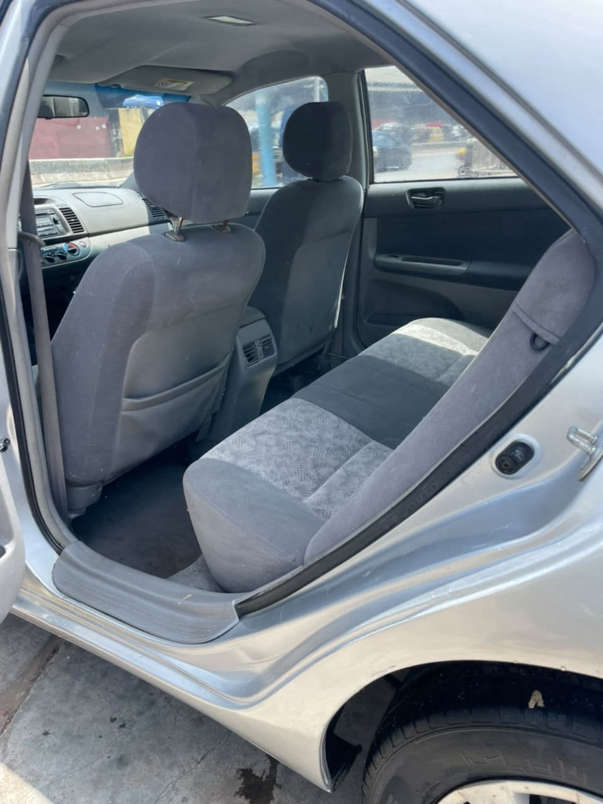 2004 Toyota Camry Sedan — photo 8 of 9