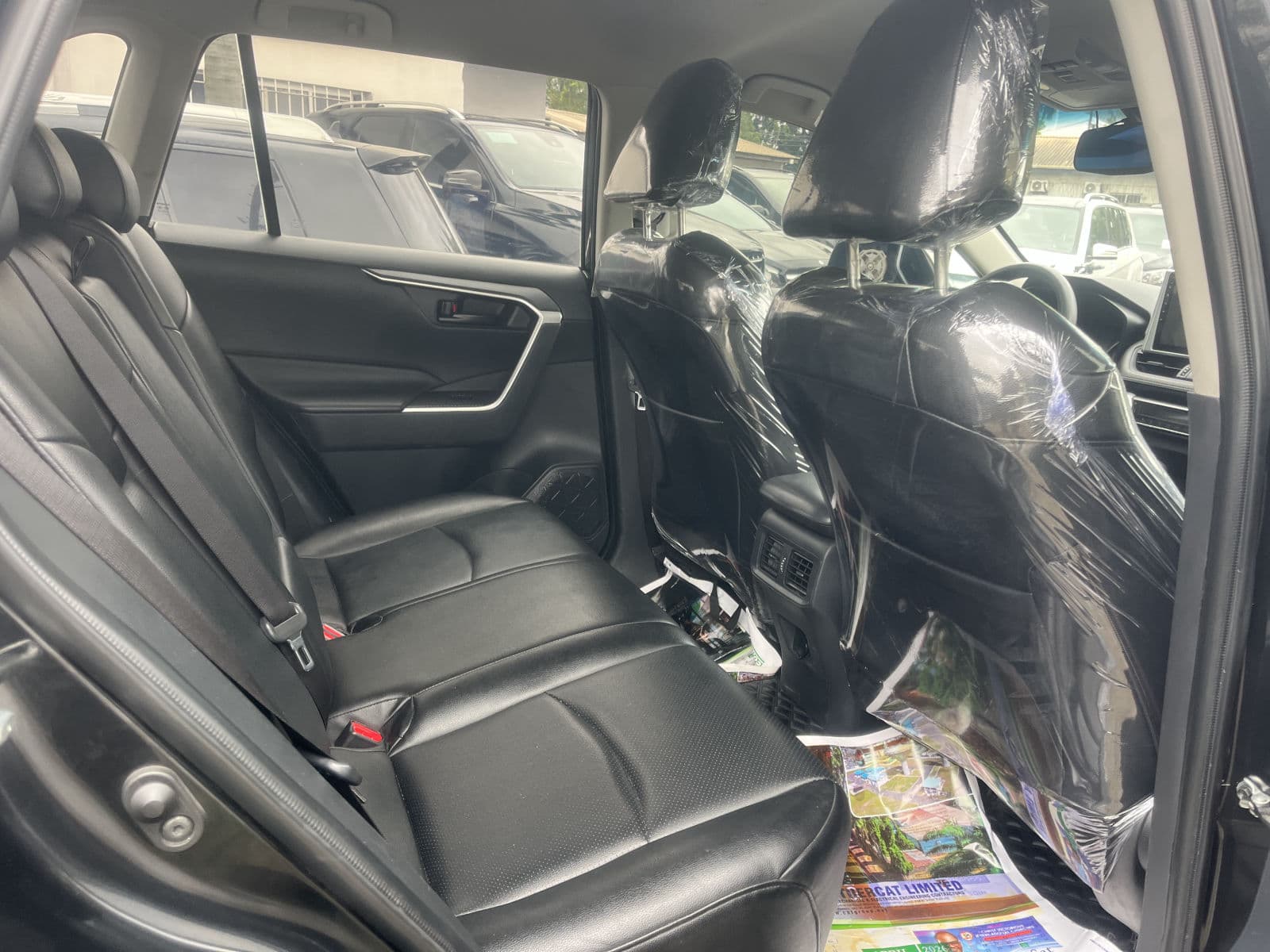 2020 Toyota Rav4 SUV — photo 2 of 8