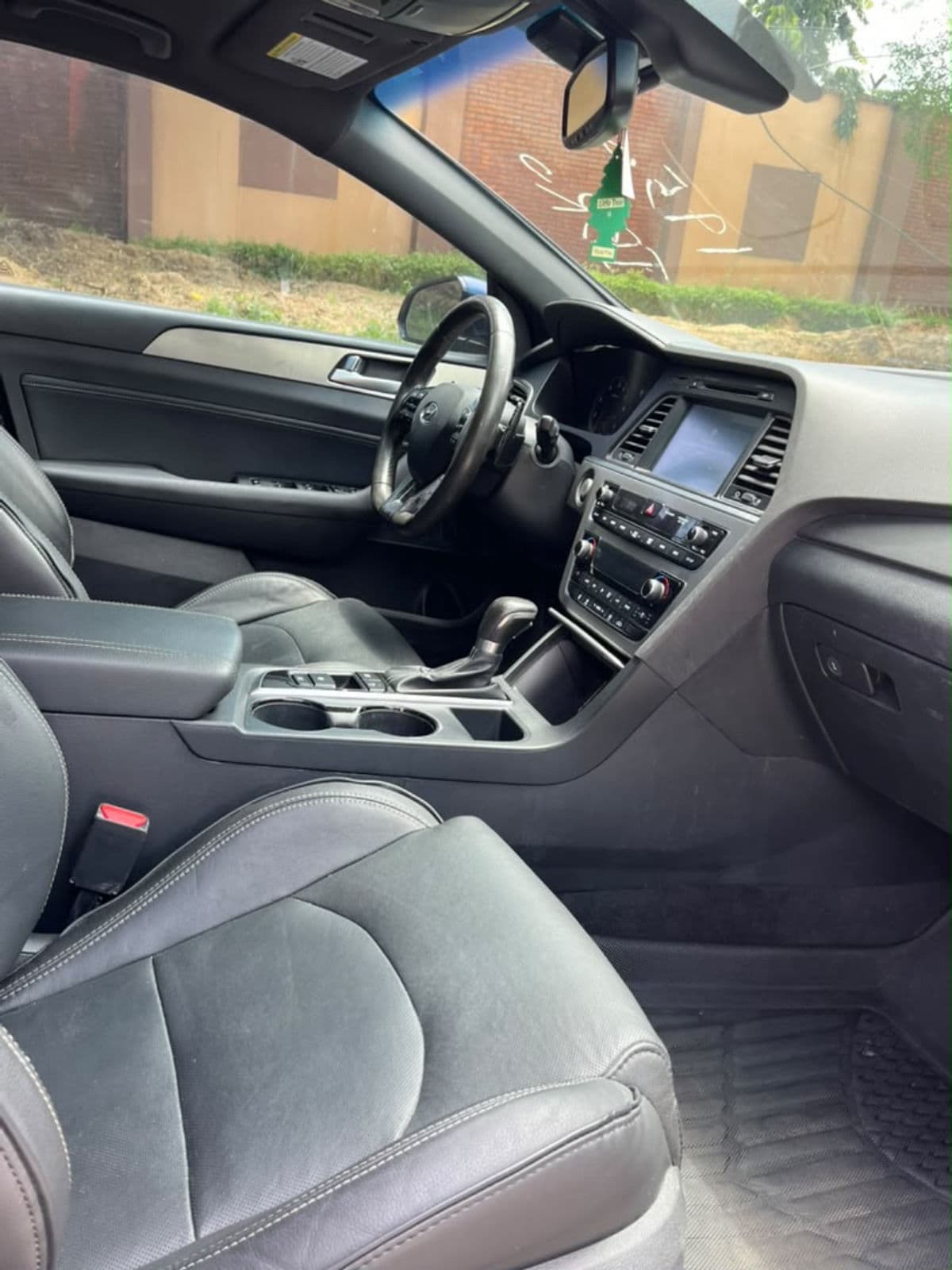 2016 Hyundai Sonata Sedan — photo 4 of 11