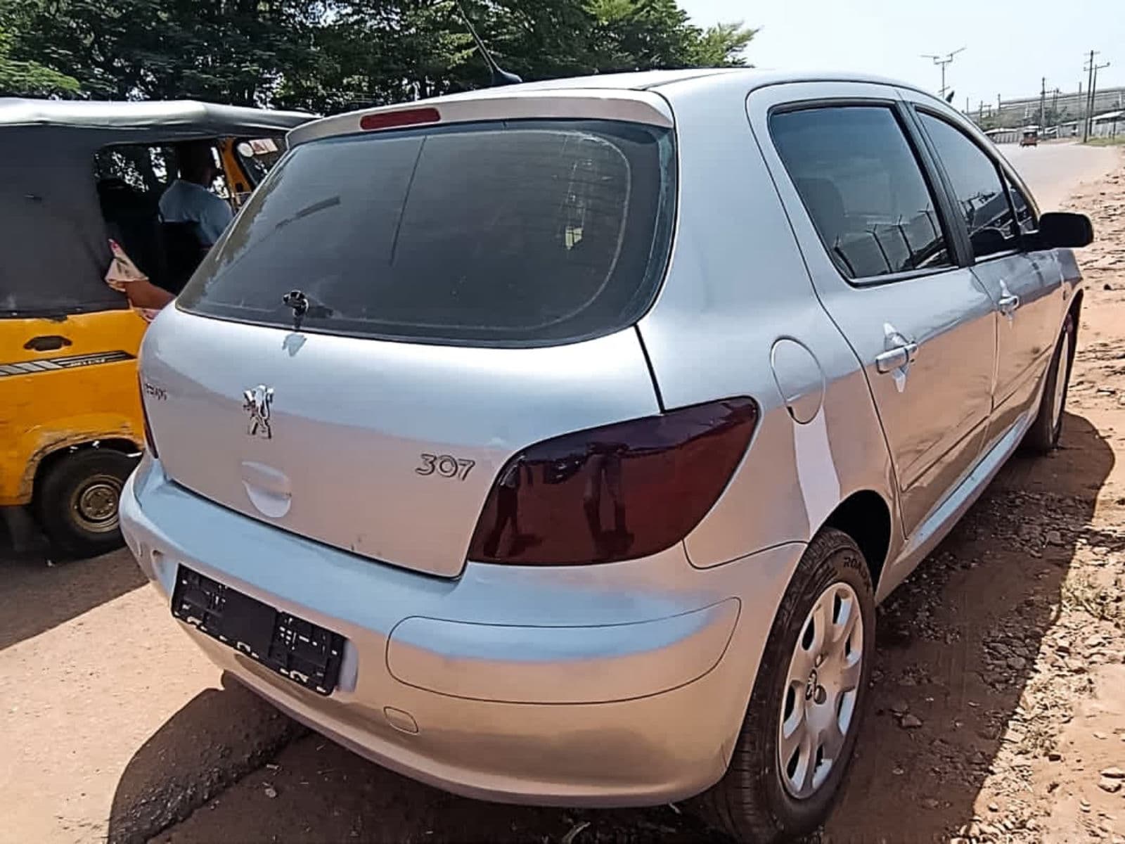 2005 Peugeot 307 Hatchback — photo 6 of 6