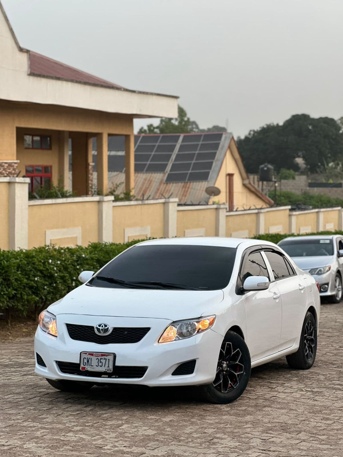 2010 Toyota Corolla Sedan — photo 2 of 8
