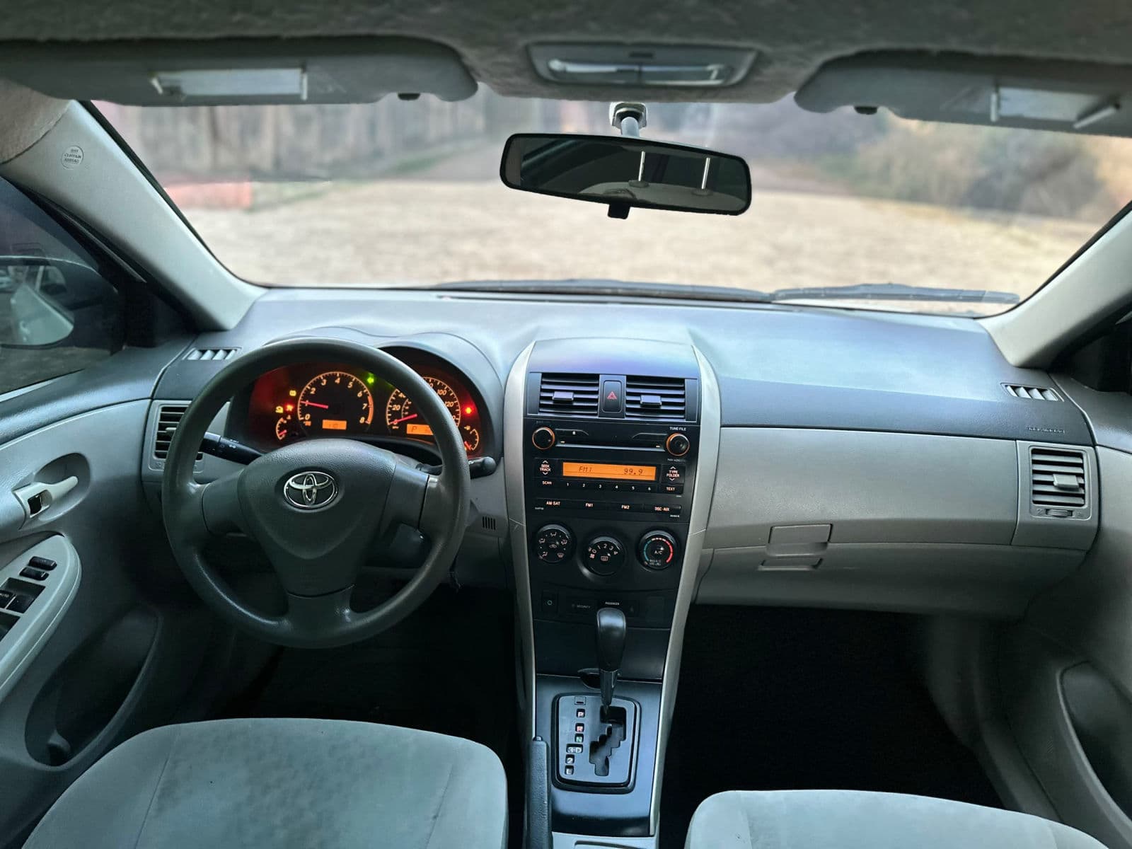 2010 Toyota Corolla Sedan — photo 3 of 8