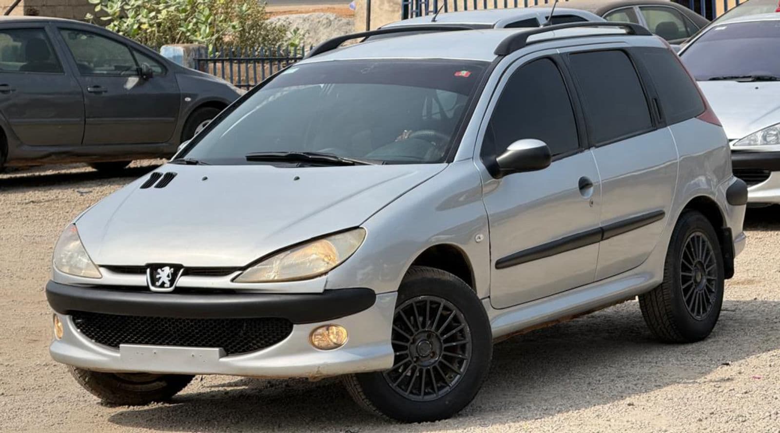 2004 Peugeot 206 Hatchback — photo 7 of 9