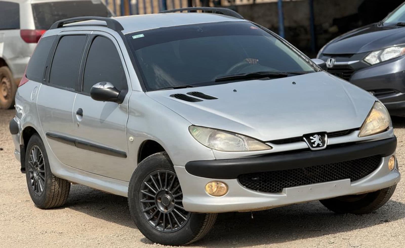 2004 Peugeot 206 Hatchback — photo 8 of 9