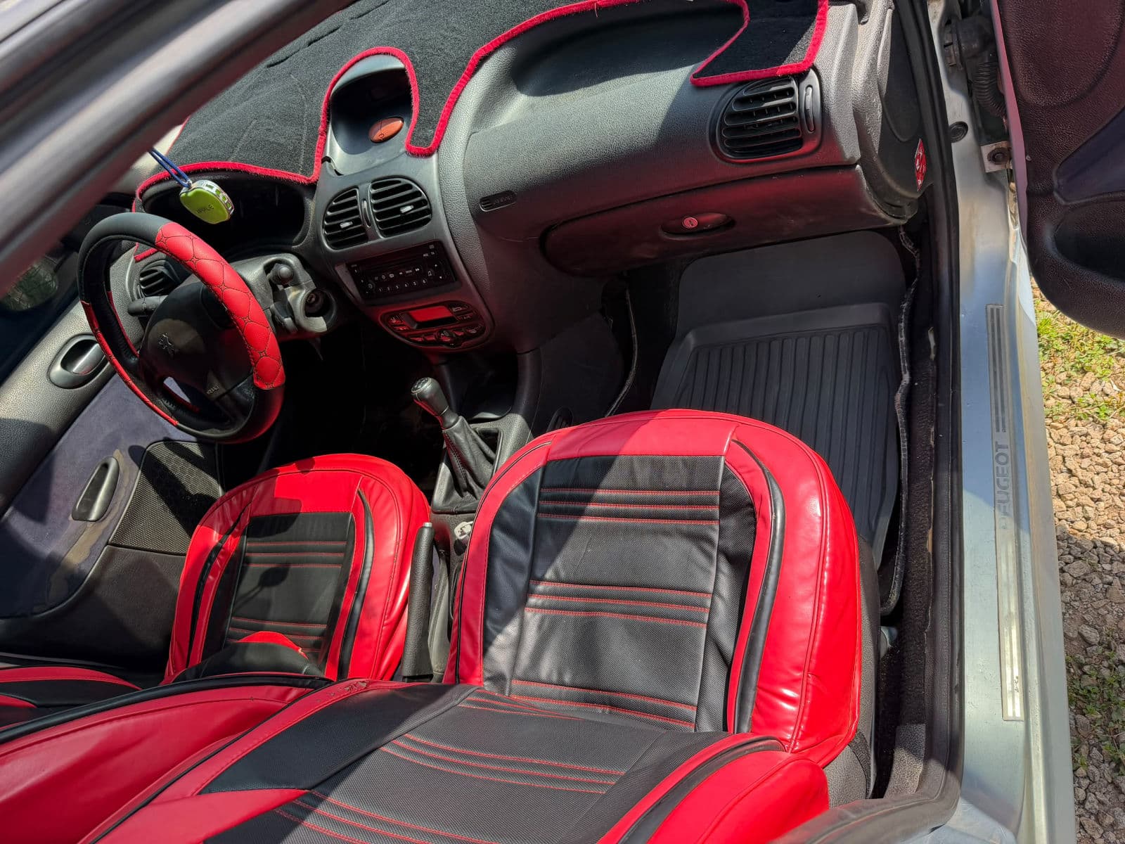 2004 Peugeot 206 Hatchback — photo 3 of 10