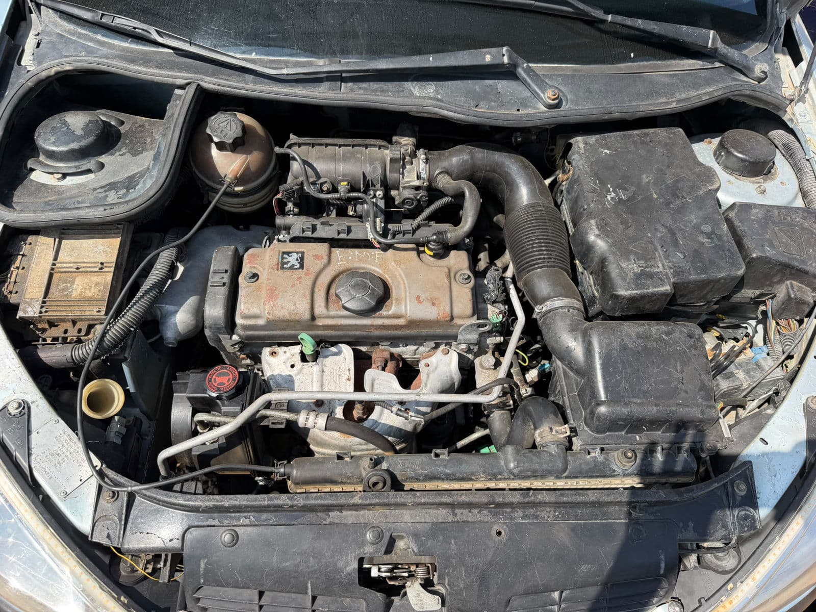 2004 Peugeot 206 Hatchback — photo 9 of 10